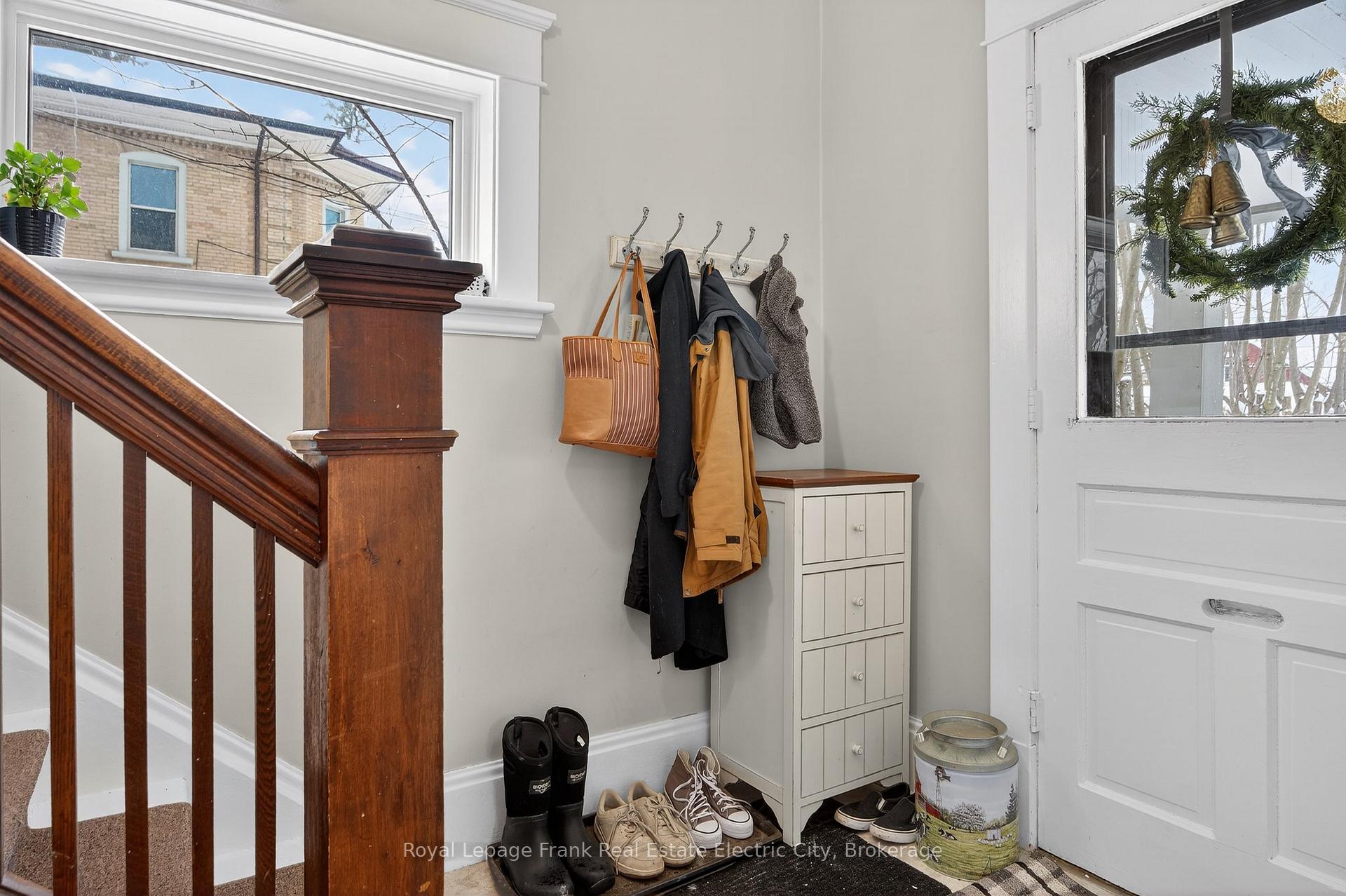 Photo 3 of 647 Bethune Street, Peterborough, Town Ward 3 — HOMEH