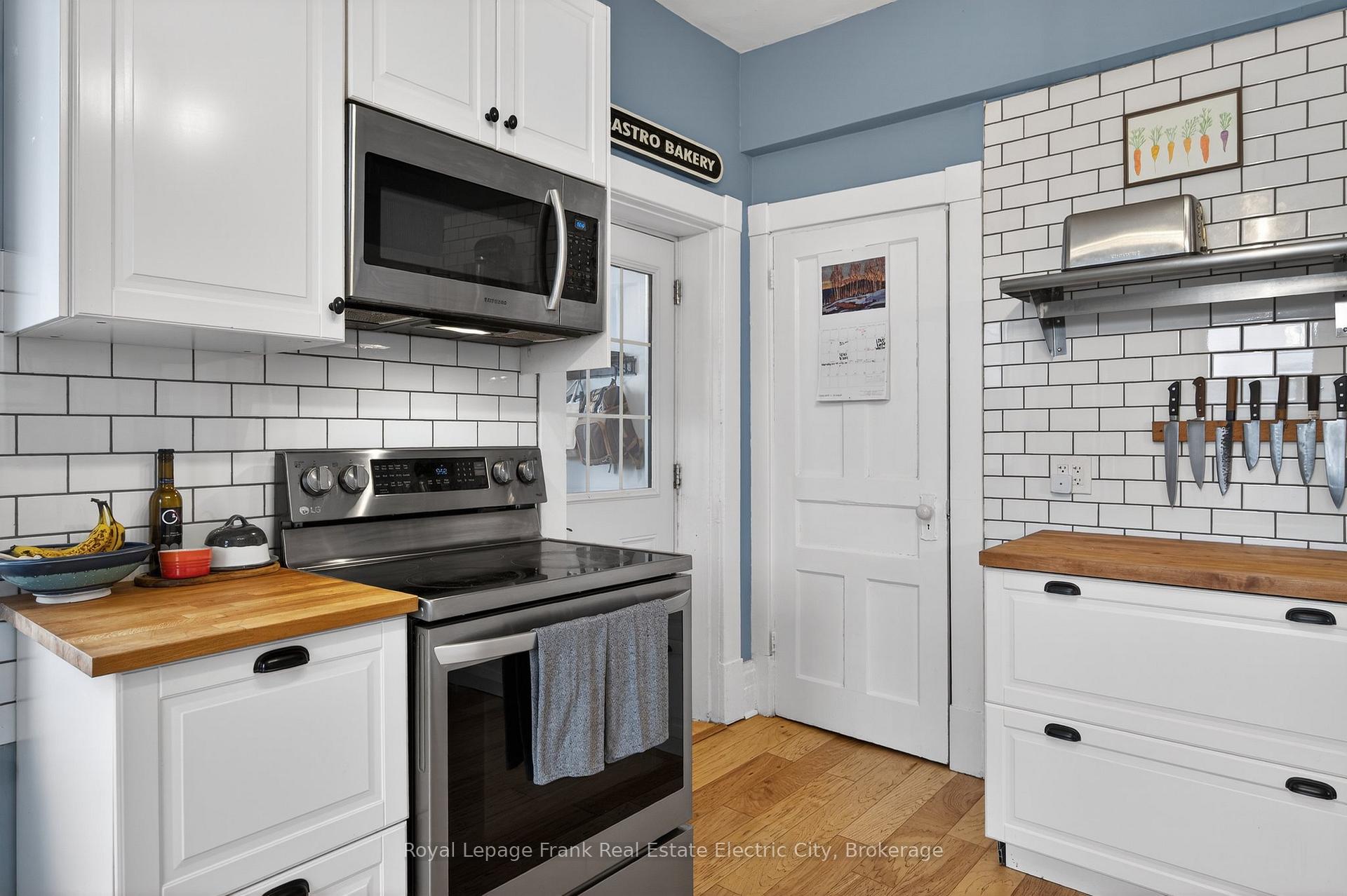 Photo 13 of 647 Bethune Street, Peterborough, Town Ward 3 — HOMEH