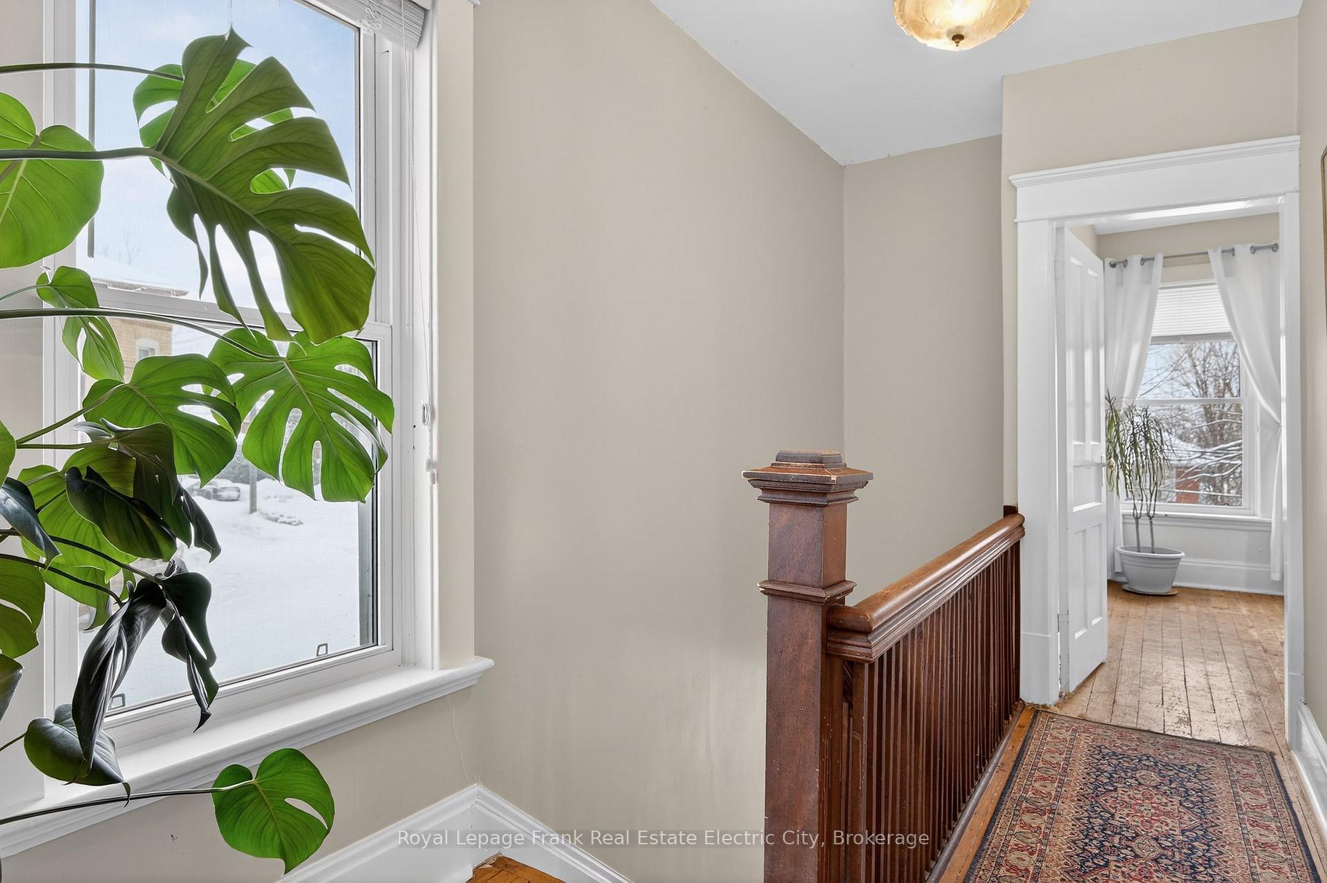 Photo 30 of 647 Bethune Street, Peterborough, Town Ward 3 — HOMEH