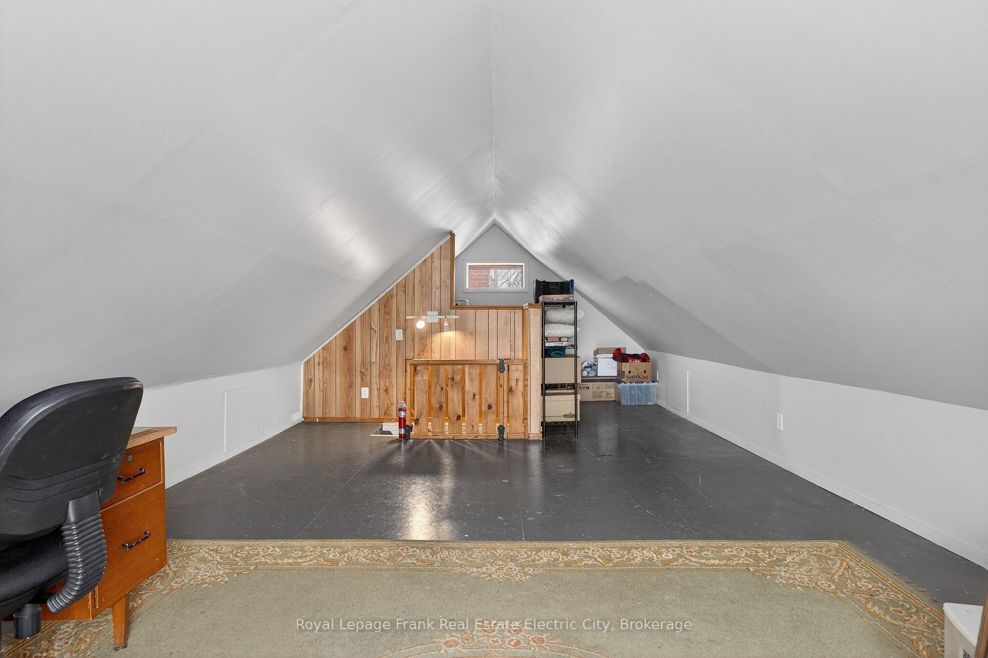 Photo 33 of 647 Bethune Street, Peterborough, Town Ward 3 — HOMEH