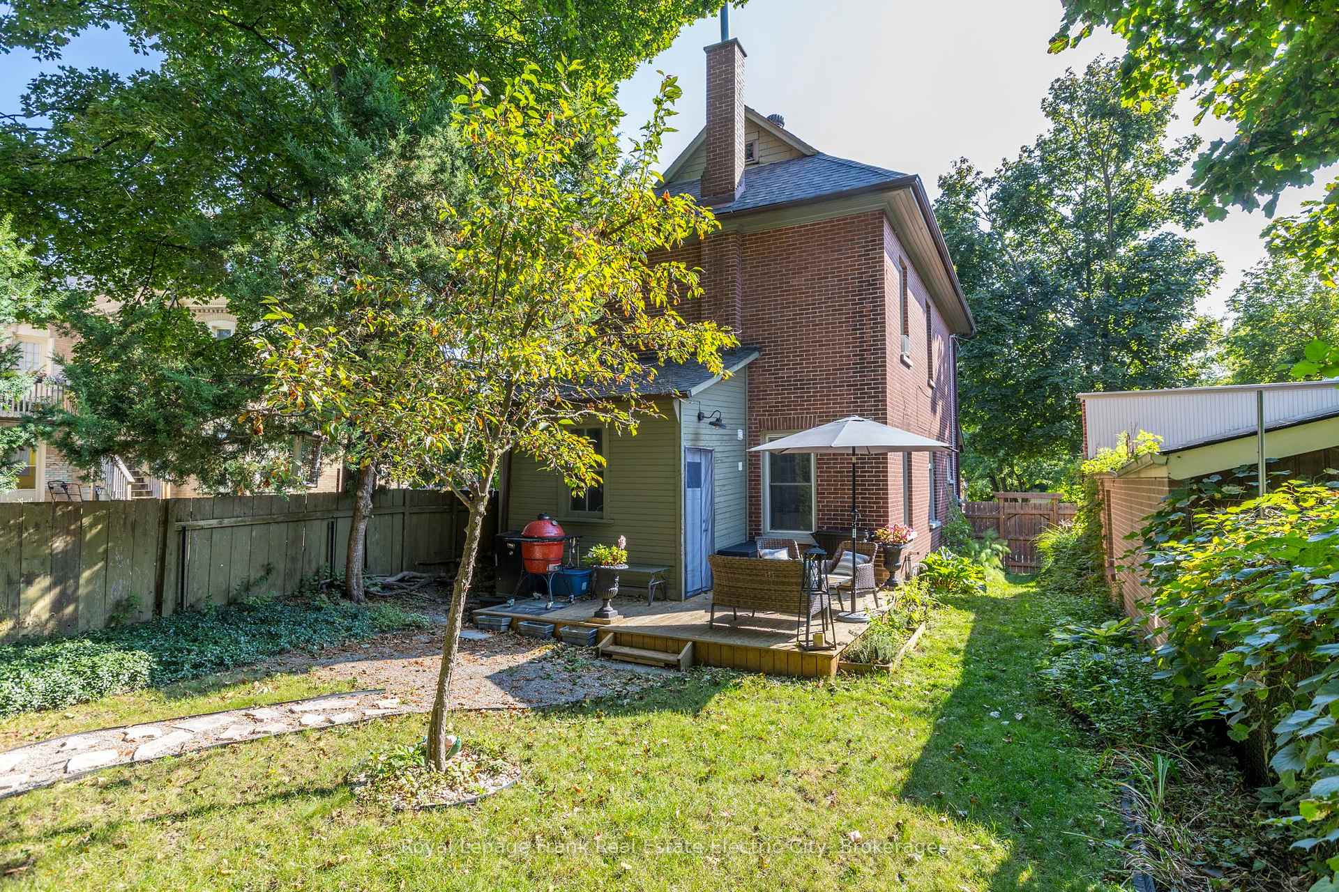 Photo 39 of 647 Bethune Street, Peterborough, Town Ward 3 — HOMEH