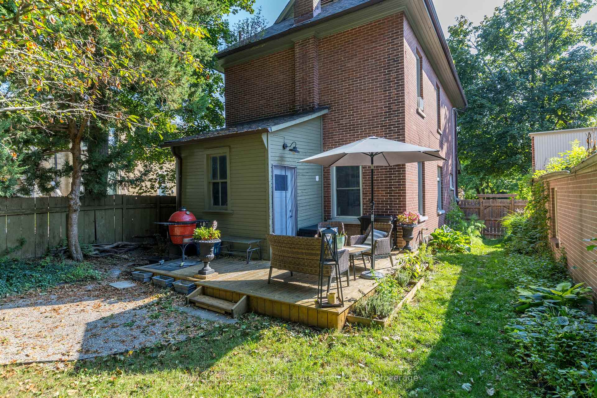 Photo 40 of 647 Bethune Street, Peterborough, Town Ward 3 — HOMEH
