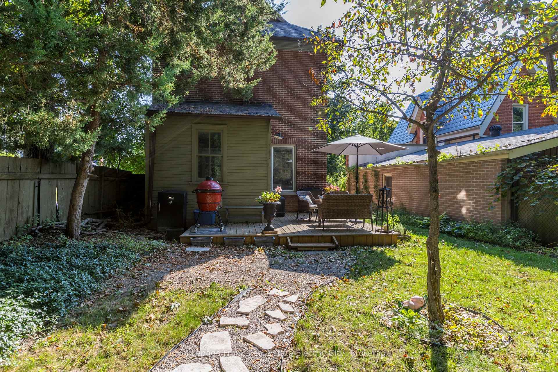 Photo 44 of 647 Bethune Street, Peterborough, Town Ward 3 — HOMEH