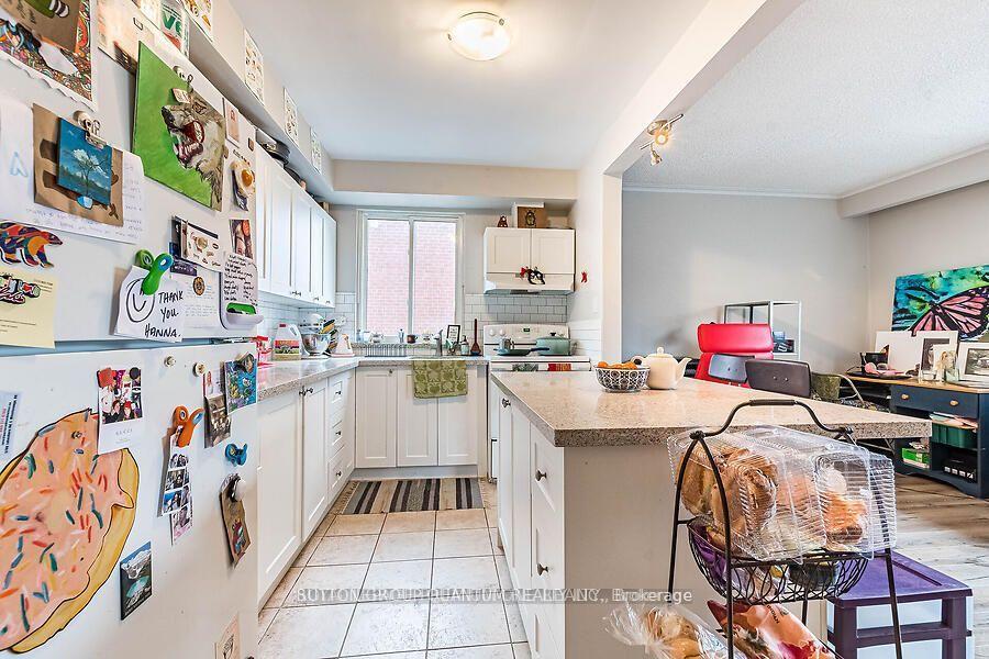 Photo 4 of Unit UPPER APT #2, 314 Lakeshore Road E, Mississauga, Port Credit — HOMEH