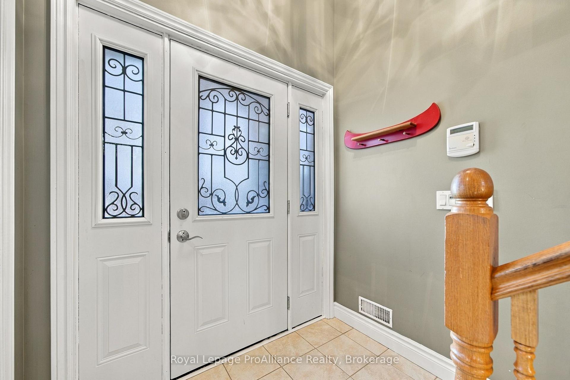 Photo 5 of 176 Ashley Street, Belleville, Thurlow Ward — HOMEH
