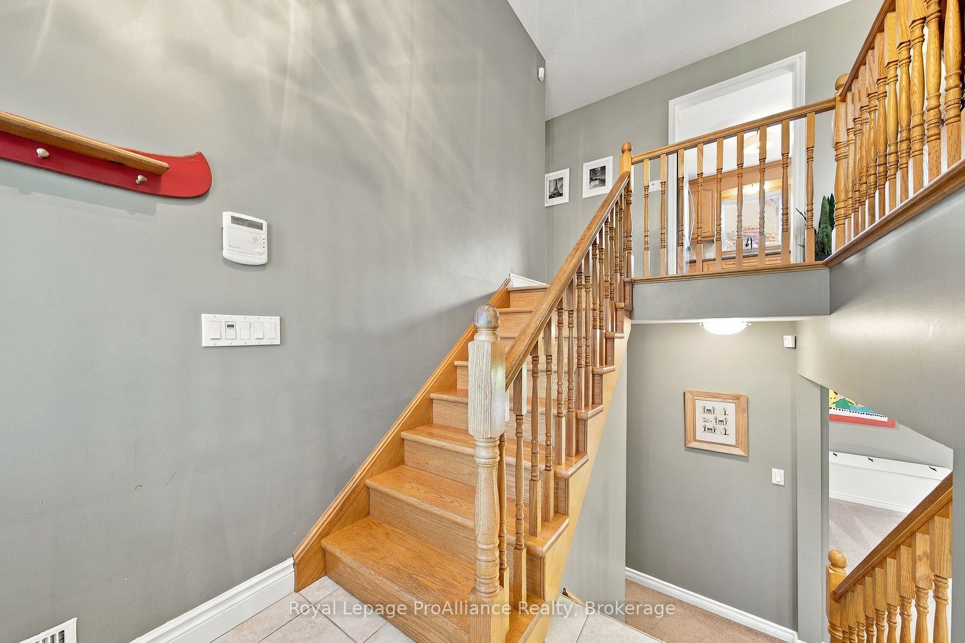 Photo 6 of 176 Ashley Street, Belleville, Thurlow Ward — HOMEH
