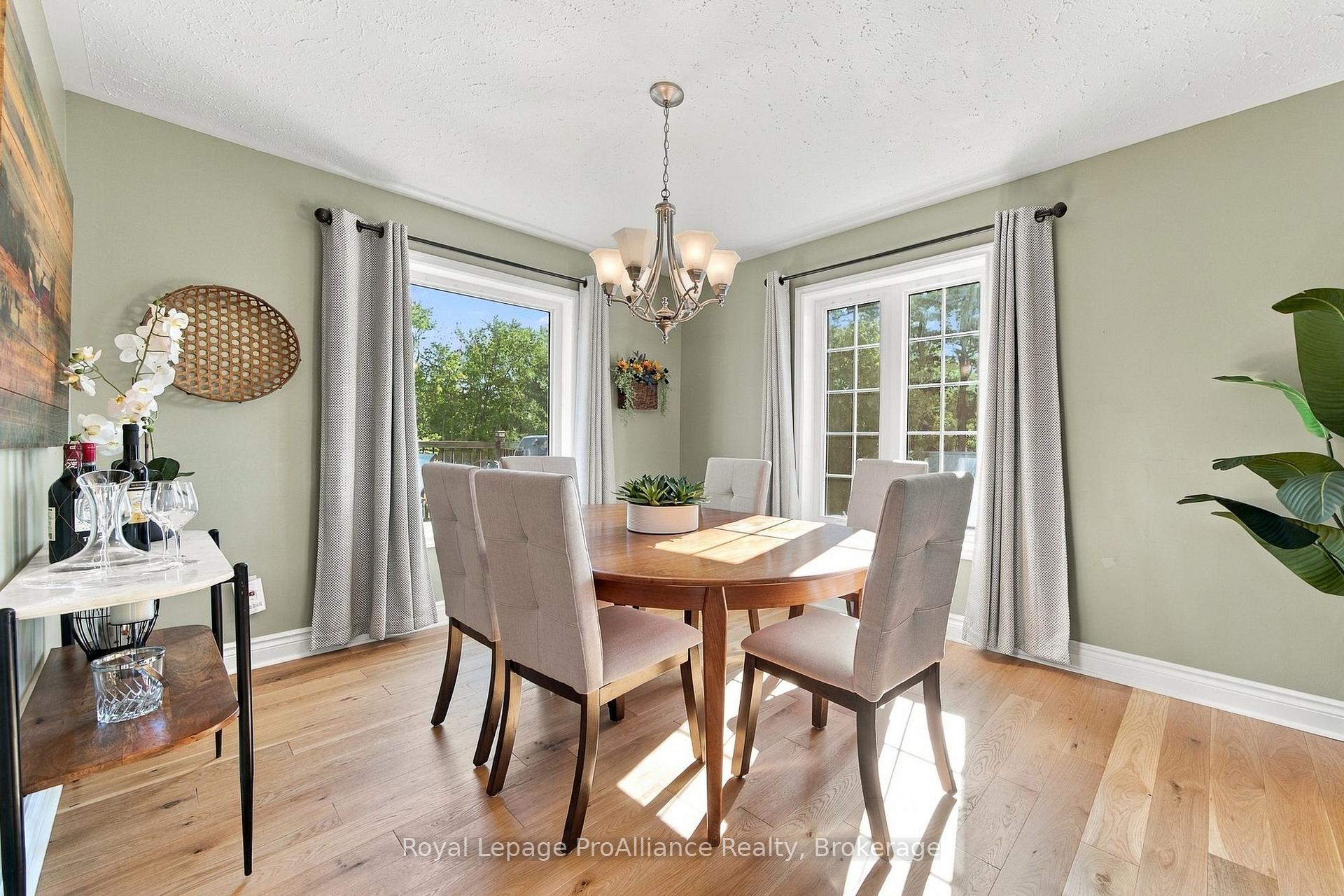 Photo 9 of 176 Ashley Street, Belleville, Thurlow Ward — HOMEH