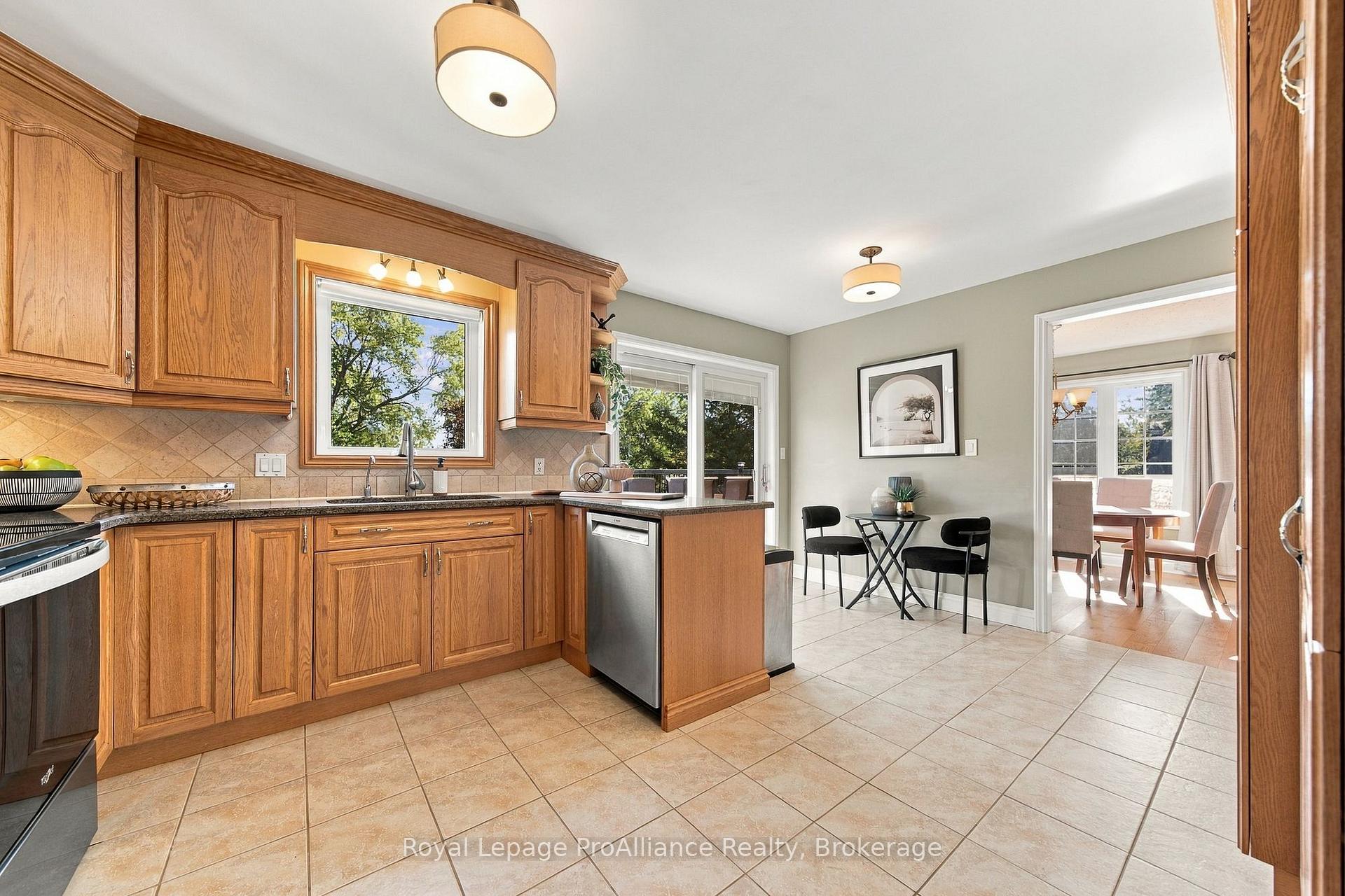 Photo 10 of 176 Ashley Street, Belleville, Thurlow Ward — HOMEH