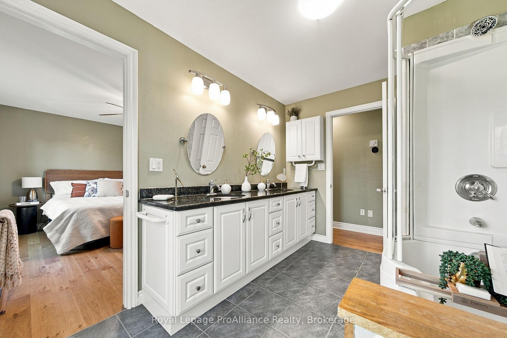 Photo 15 of 176 Ashley Street, Belleville, Thurlow Ward — HOMEH