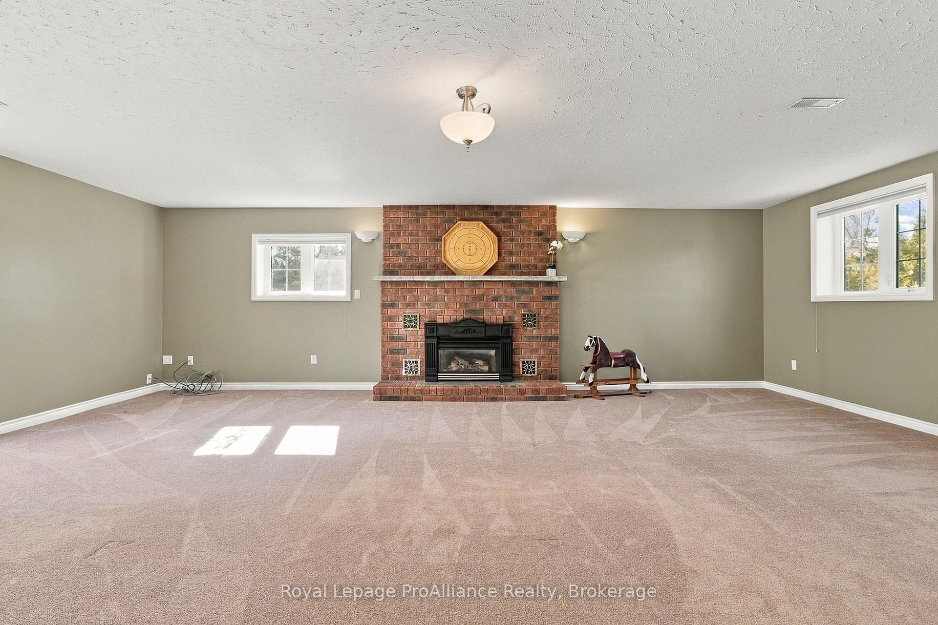 Photo 21 of 176 Ashley Street, Belleville, Thurlow Ward — HOMEH