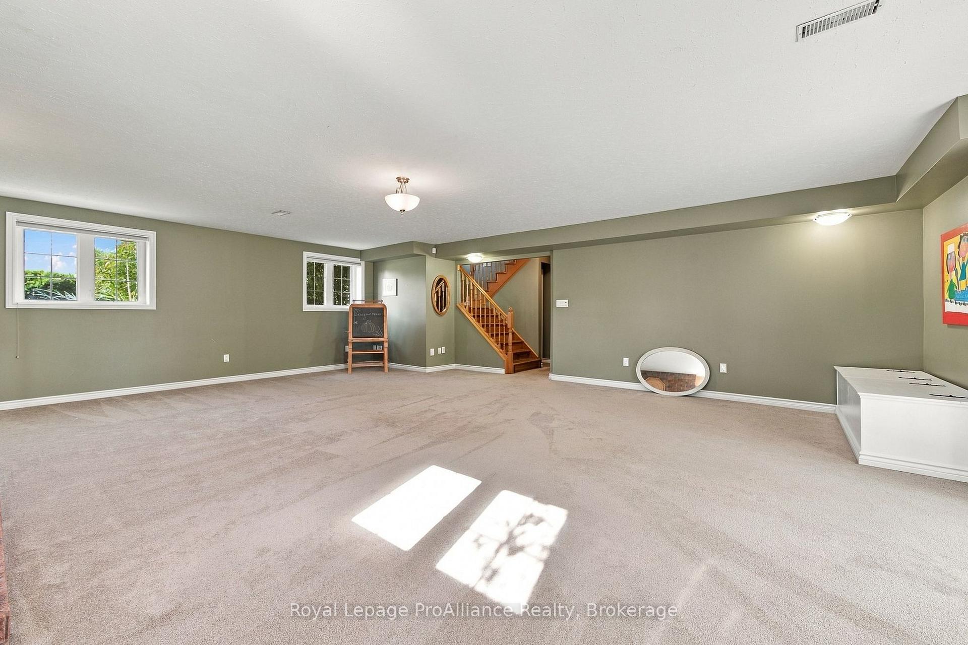 Photo 22 of 176 Ashley Street, Belleville, Thurlow Ward — HOMEH