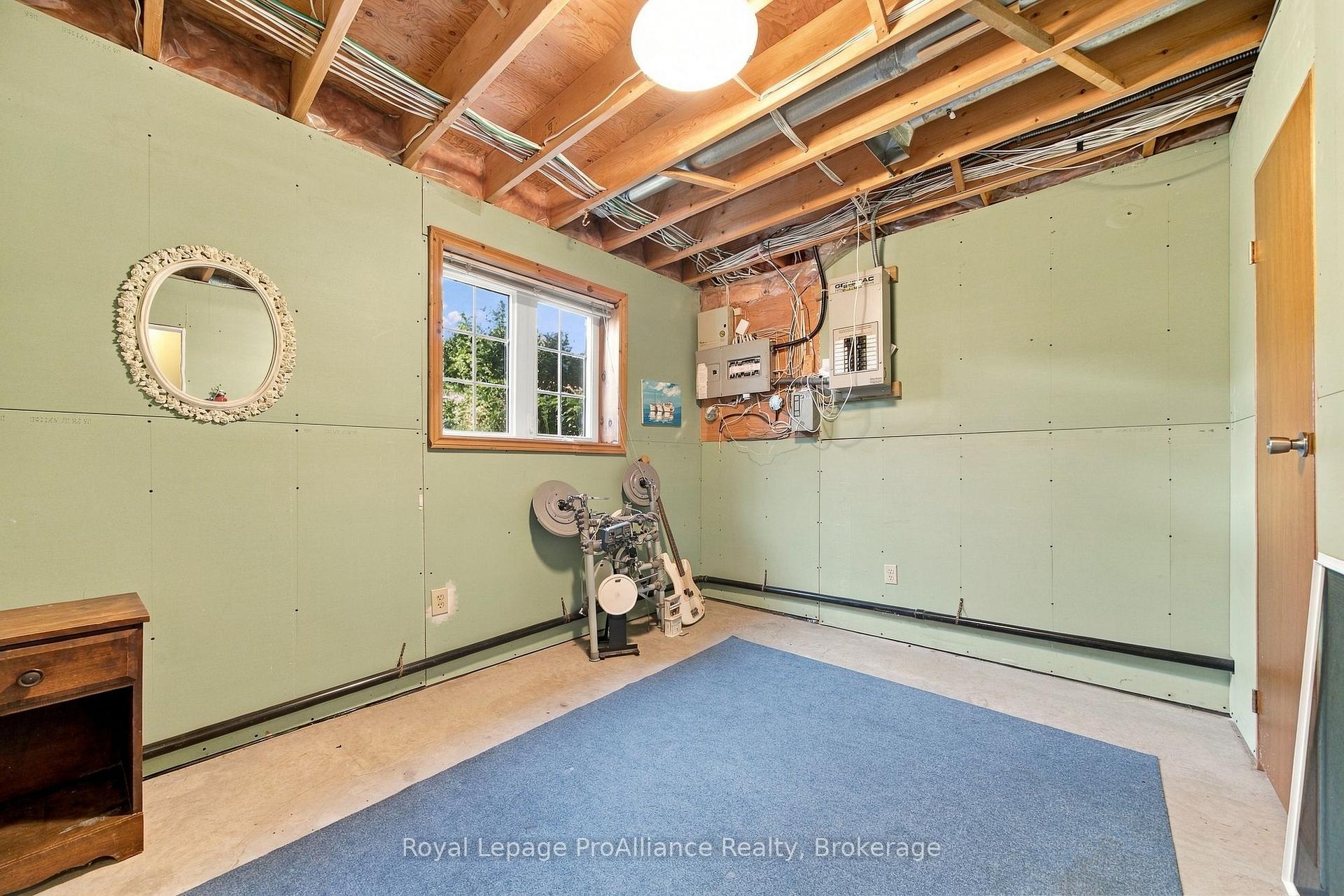 Photo 27 of 176 Ashley Street, Belleville, Thurlow Ward — HOMEH