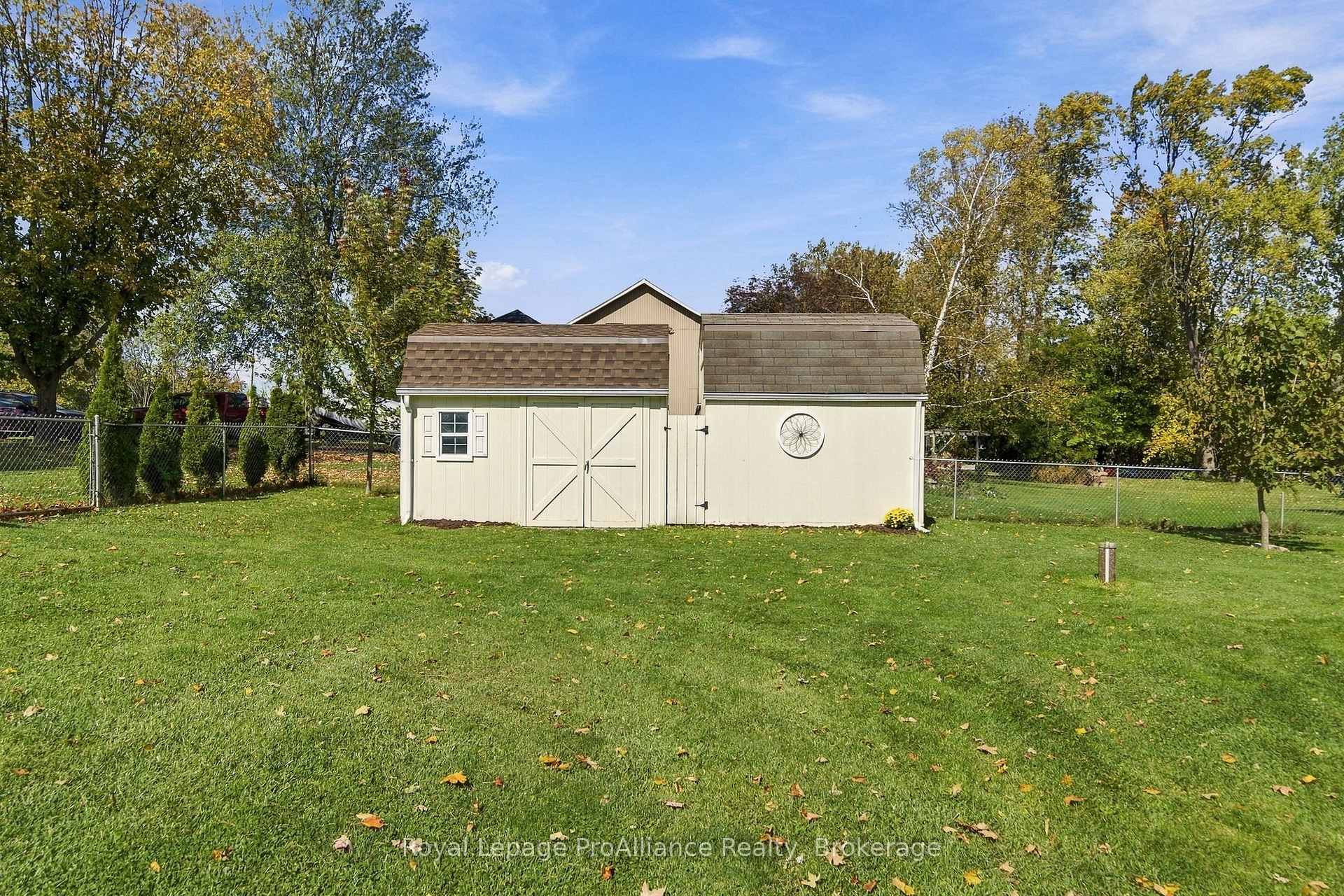 Photo 34 of 176 Ashley Street, Belleville, Thurlow Ward — HOMEH