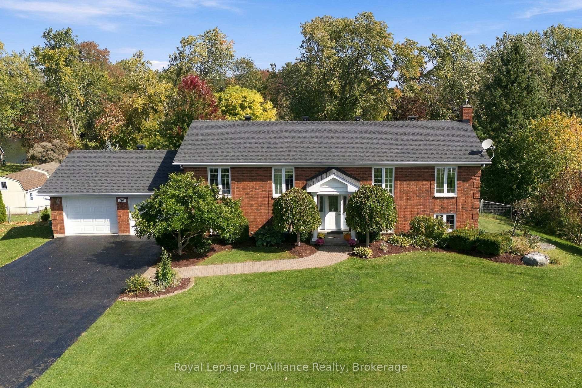 Photo 41 of 176 Ashley Street, Belleville, Thurlow Ward — HOMEH