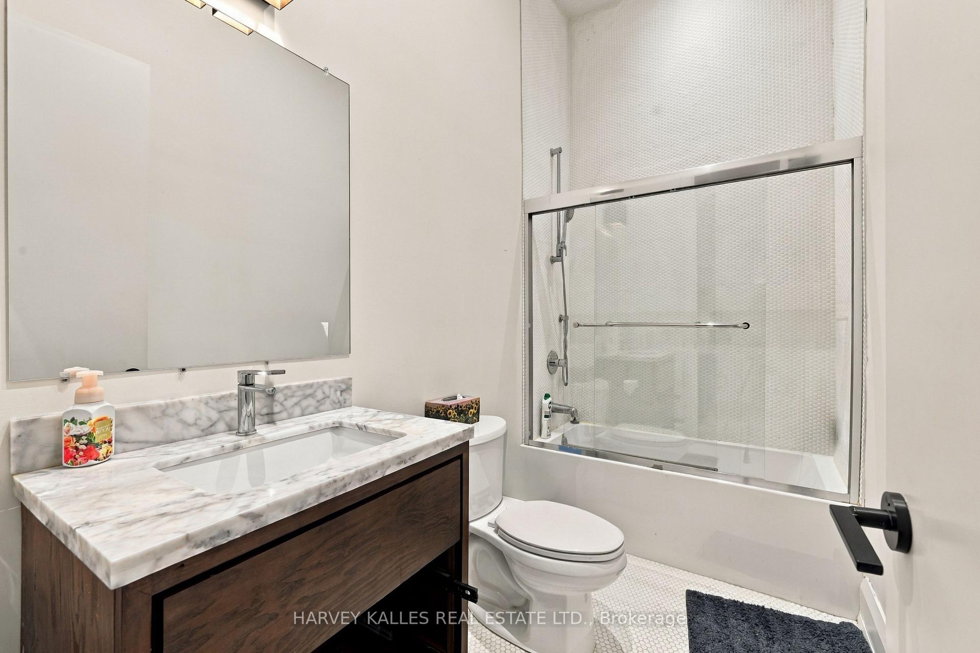 Photo 35 of 57 Roseneath Gardens, Toronto, Oakwood Village — HOMEH