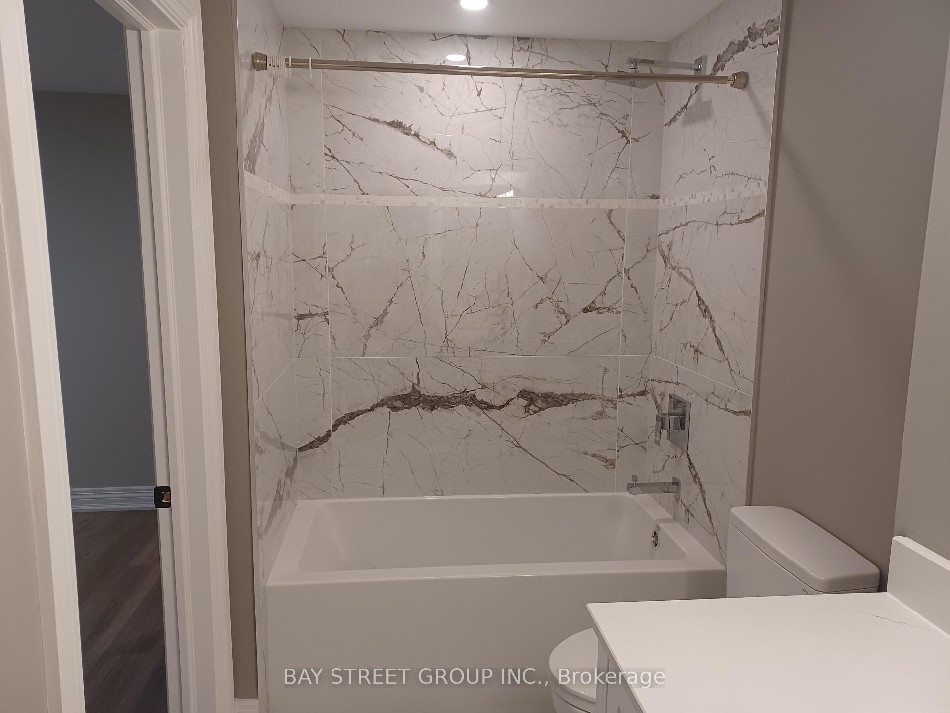 Photo 6 of Unit UNIT 2, 22 Deer Pass Road, East Gwillimbury, Sharon — HOMEH