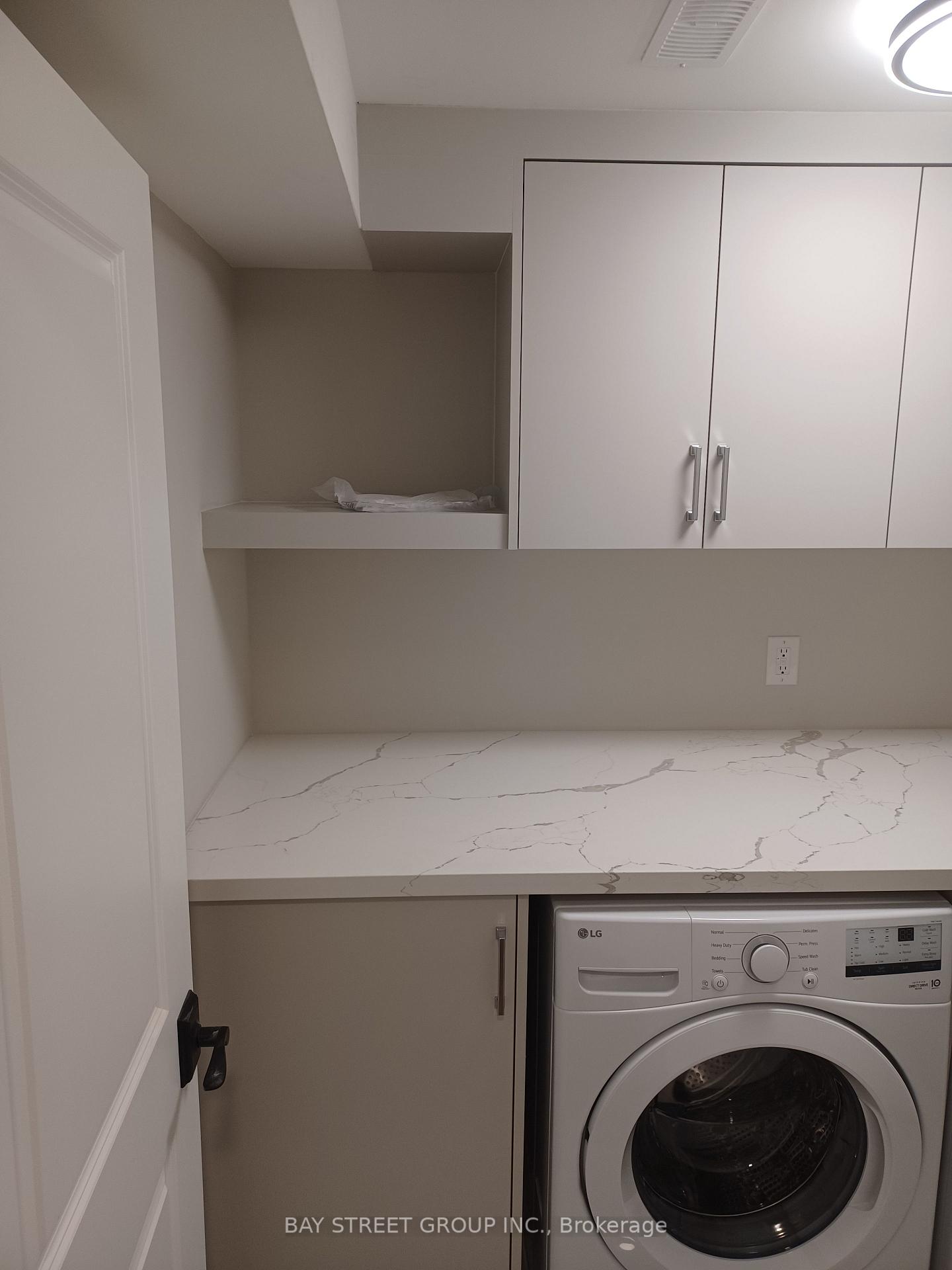 Photo 16 of Unit UNIT 2, 22 Deer Pass Road, East Gwillimbury, Sharon — HOMEH