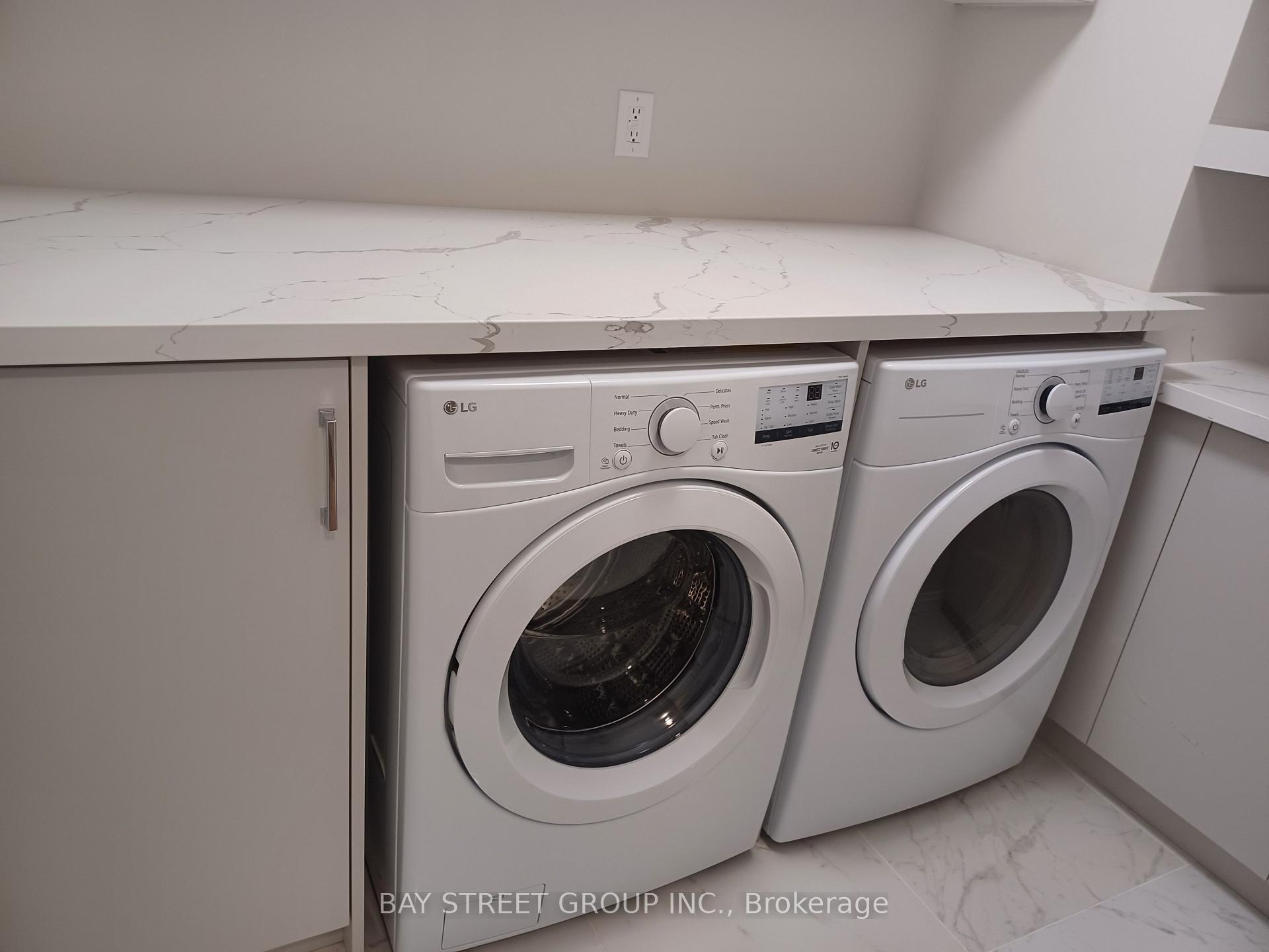 Photo 17 of Unit UNIT 2, 22 Deer Pass Road, East Gwillimbury, Sharon — HOMEH