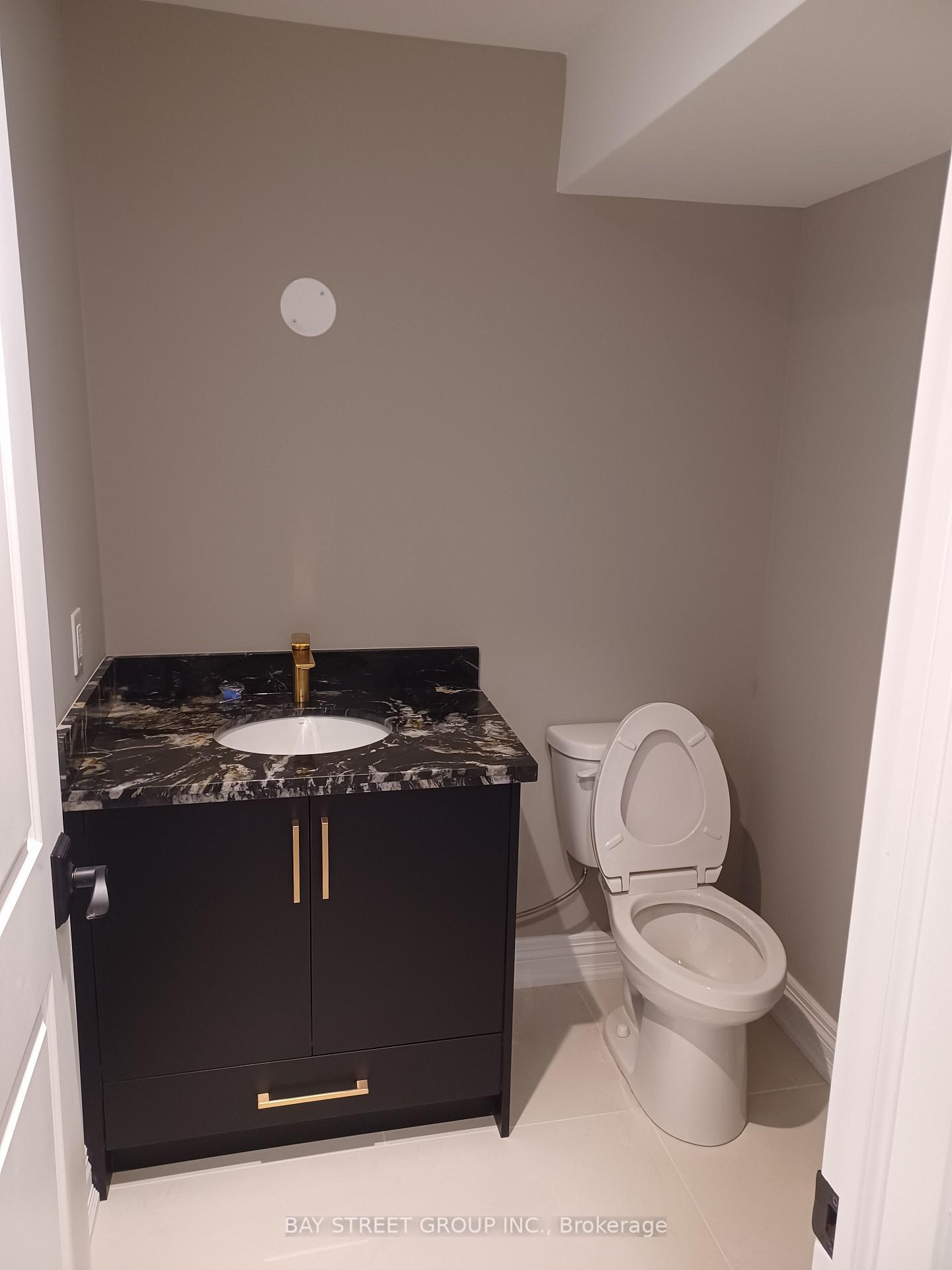 Photo 19 of Unit UNIT 2, 22 Deer Pass Road, East Gwillimbury, Sharon — HOMEH