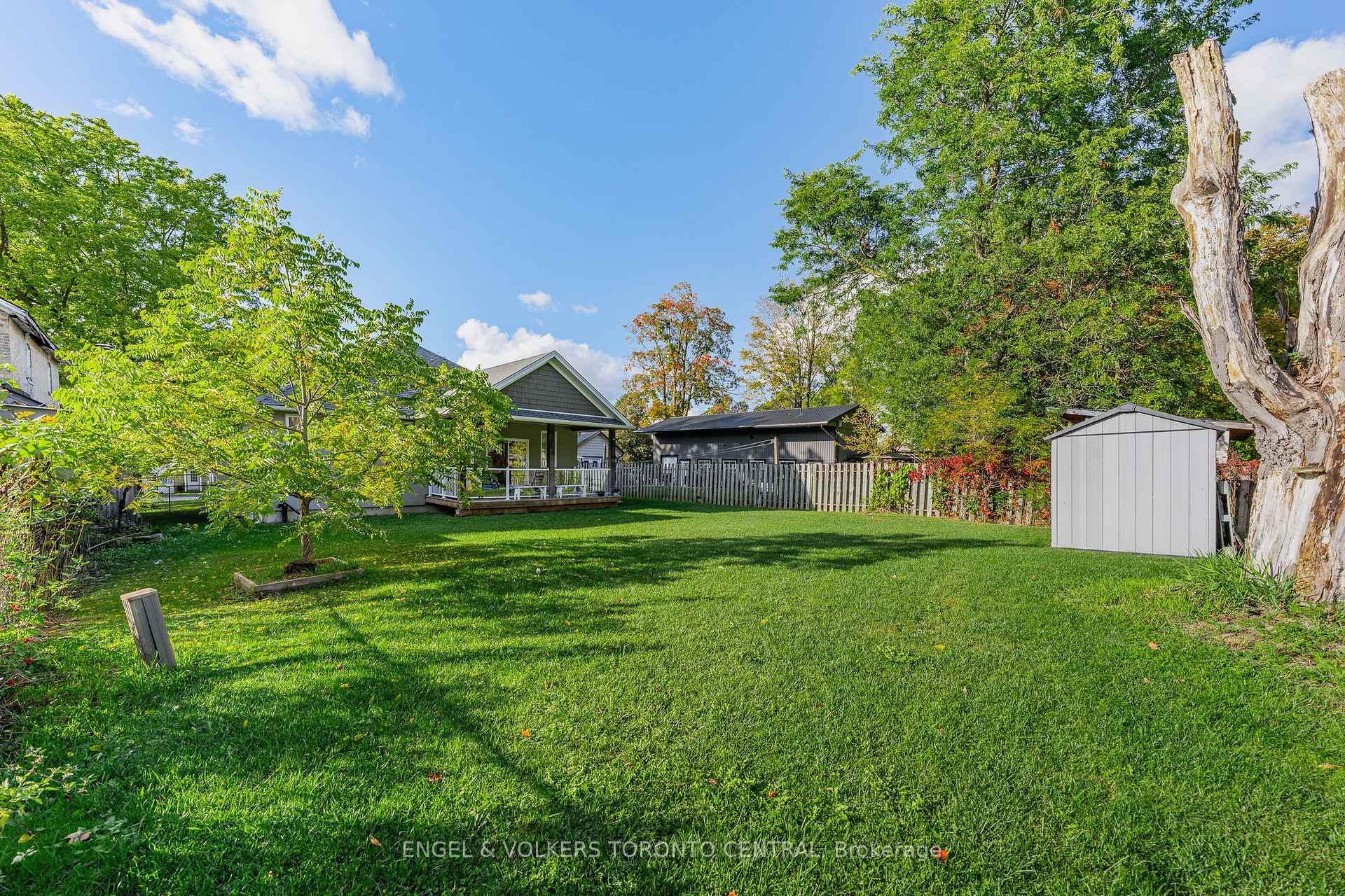 Photo 3 of 335 Turnberry Street, Huron East, Brussels — HOMEH