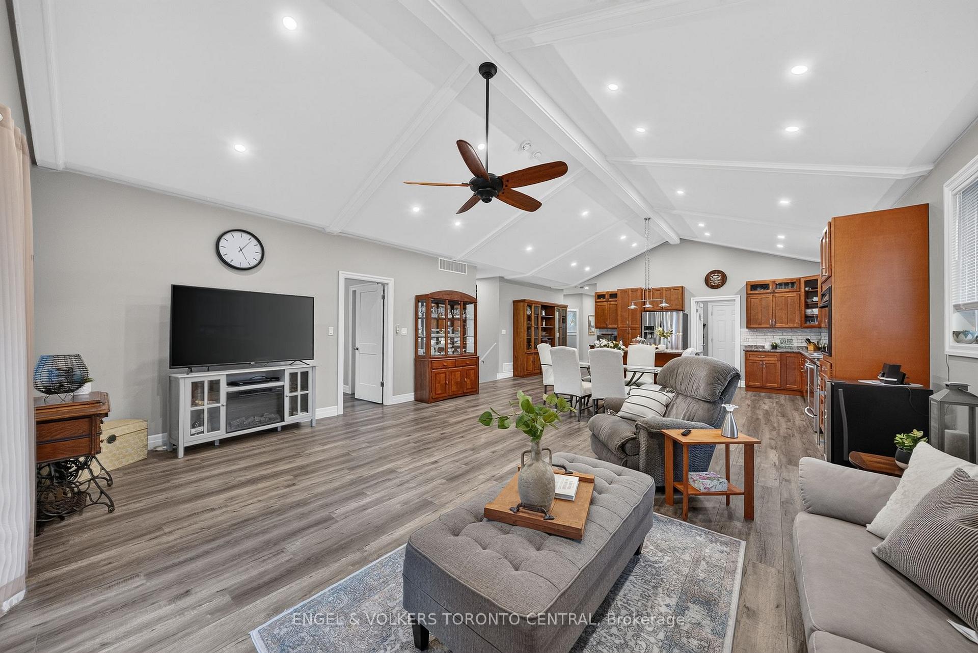 Photo 10 of 335 Turnberry Street, Huron East, Brussels — HOMEH