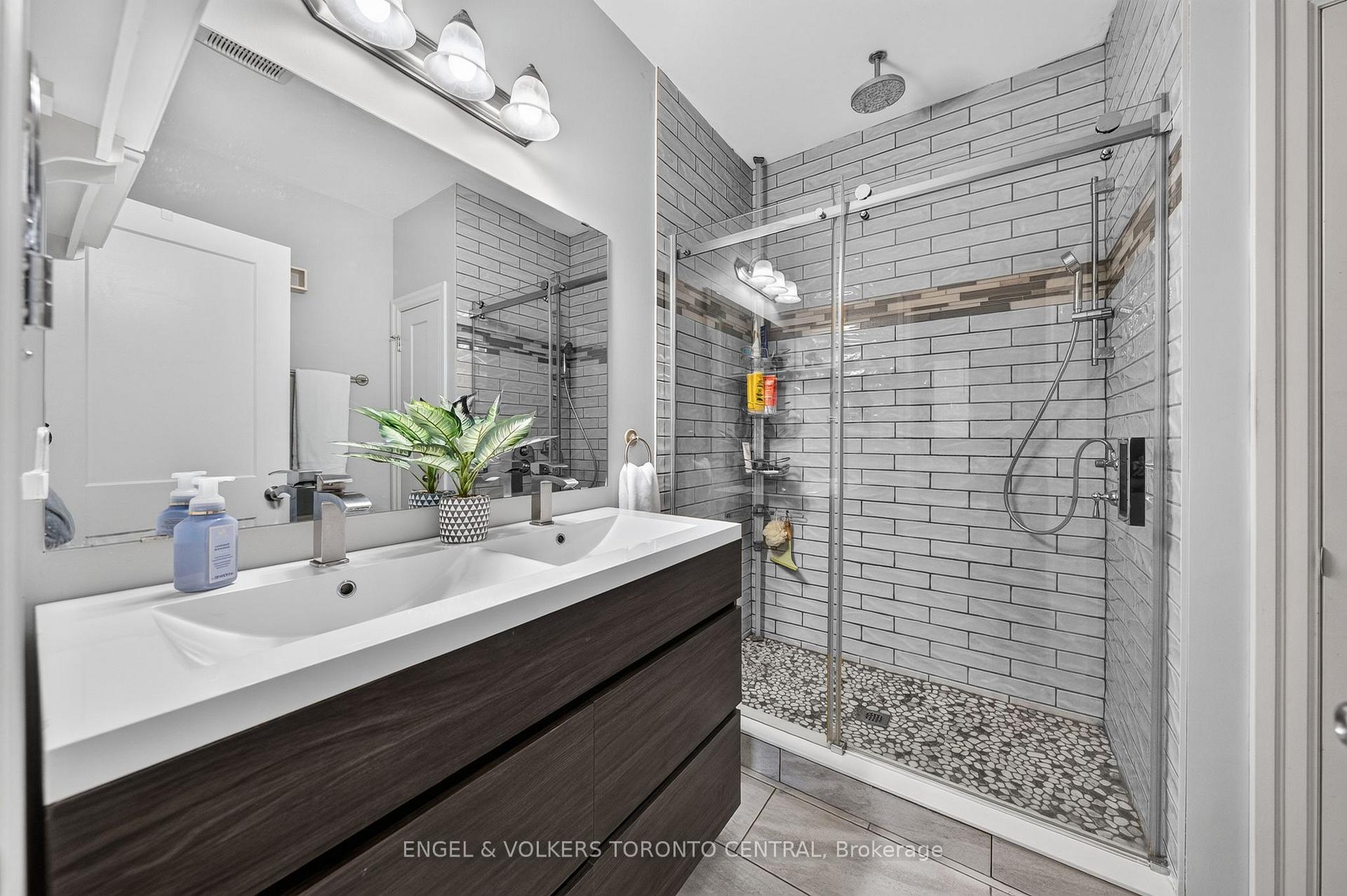 Photo 22 of 335 Turnberry Street, Huron East, Brussels — HOMEH