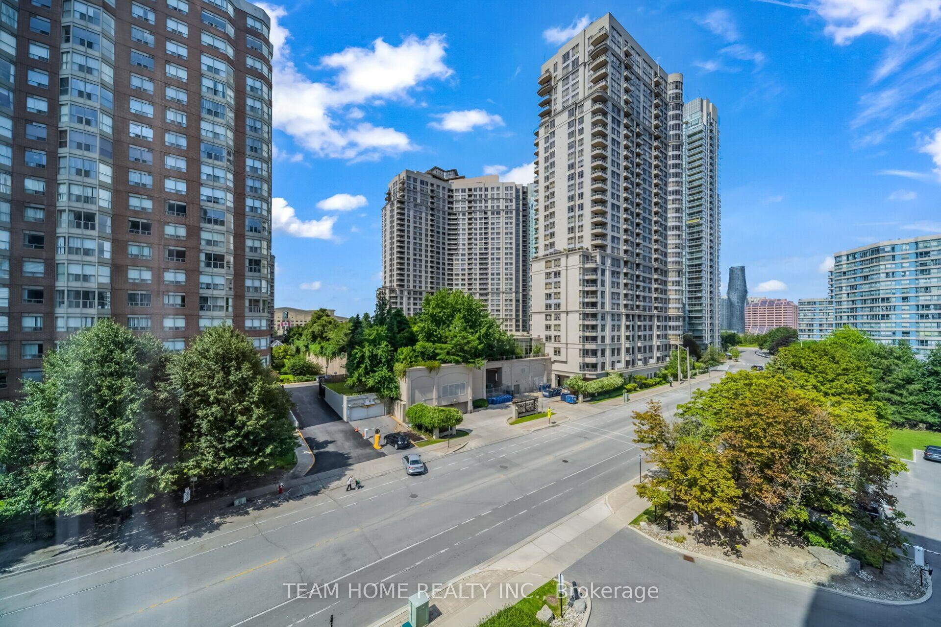 Photo 4 of Unit 604, 300 Webb Drive, Mississauga, City Centre — HOMEH