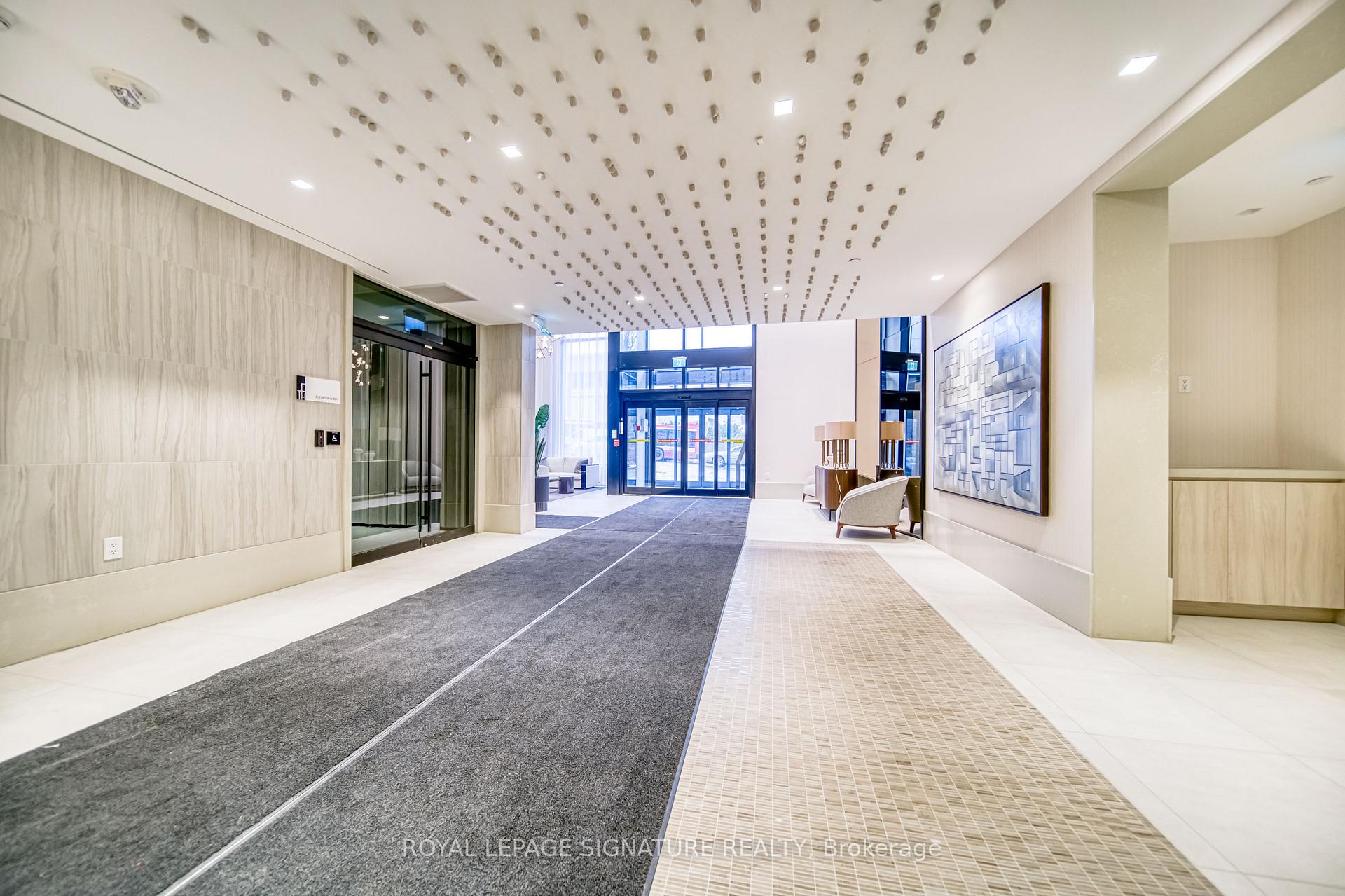 Photo 3 of Unit 807, 2020 Bathurst Street, Toronto, Humewood-Cedarvale — HOMEH
