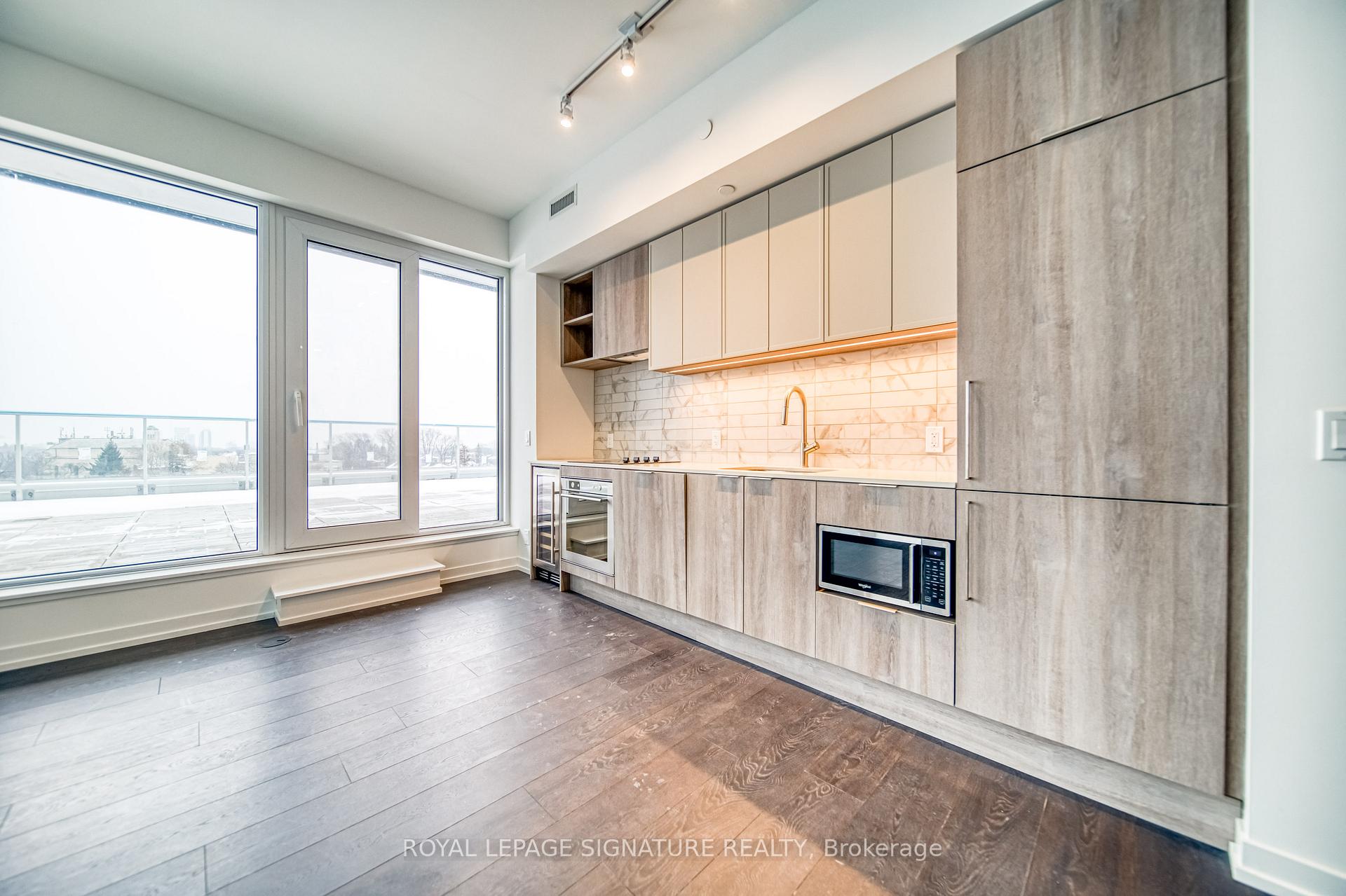 Photo 6 of Unit 807, 2020 Bathurst Street, Toronto, Humewood-Cedarvale — HOMEH