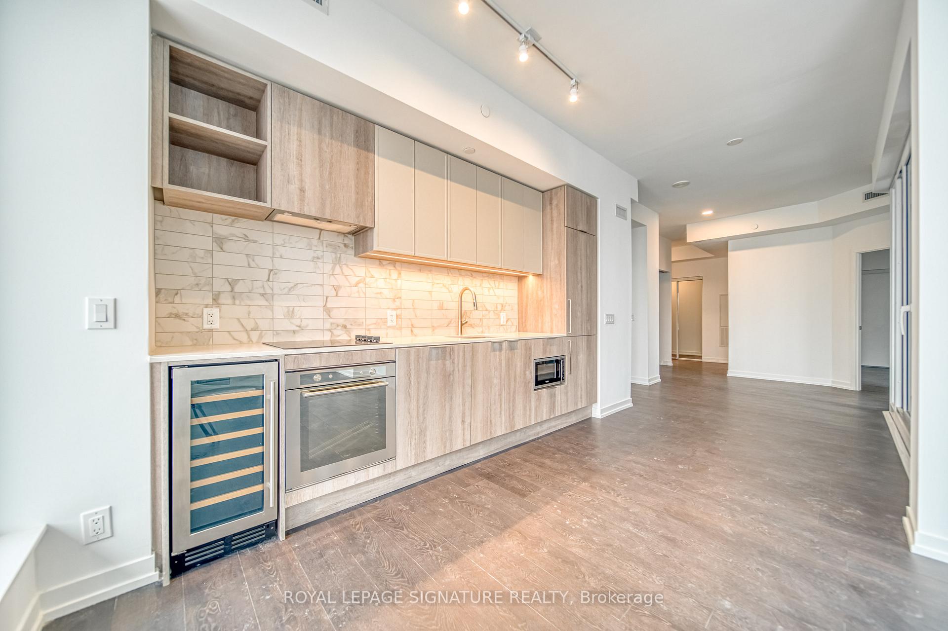 Photo 7 of Unit 807, 2020 Bathurst Street, Toronto, Humewood-Cedarvale — HOMEH