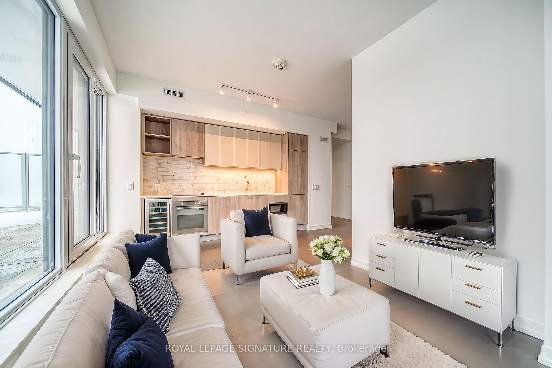 Photo 8 of Unit 807, 2020 Bathurst Street, Toronto, Humewood-Cedarvale — HOMEH