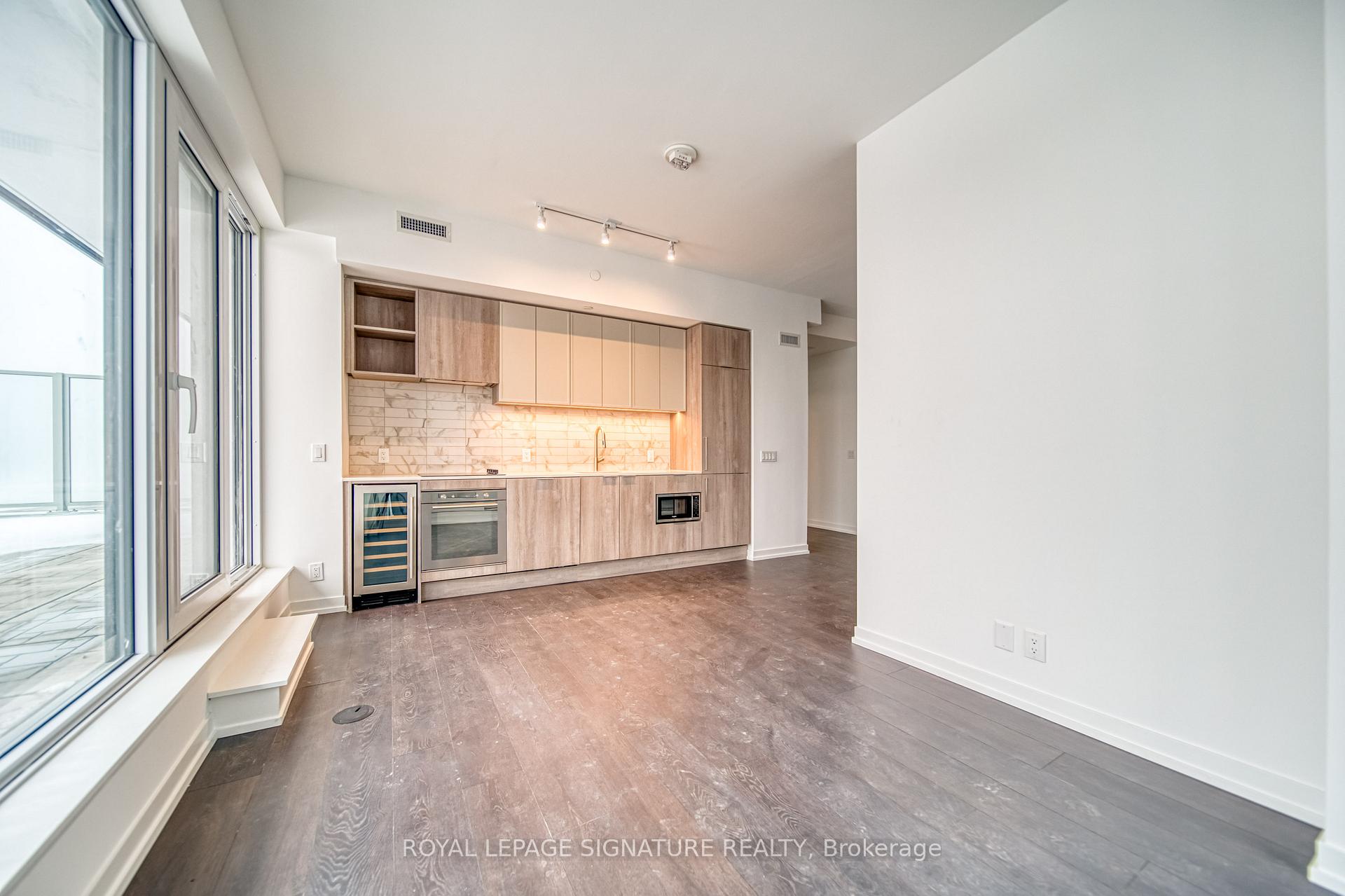 Photo 9 of Unit 807, 2020 Bathurst Street, Toronto, Humewood-Cedarvale — HOMEH