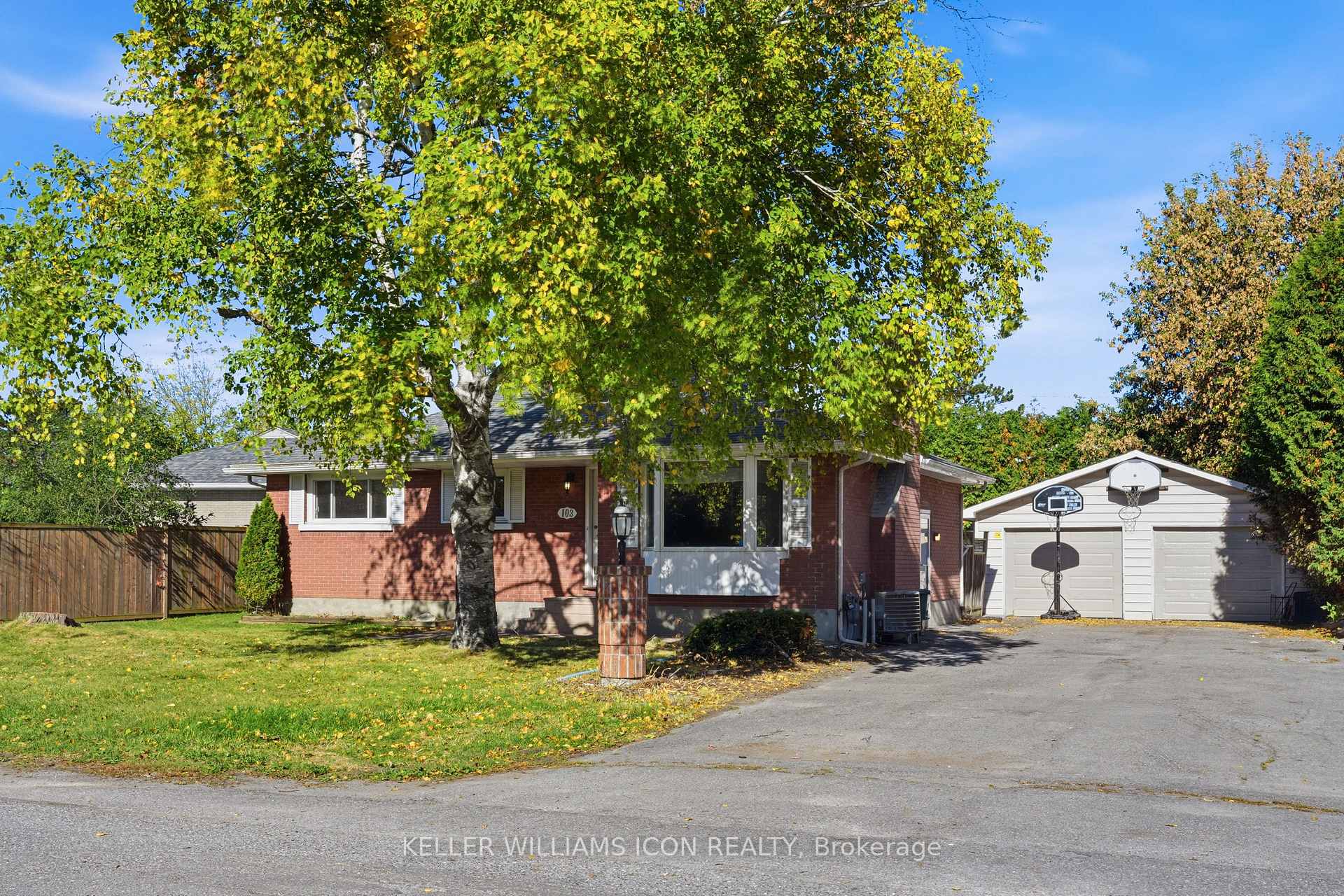 Photo 2 of 103 Harris Place, Ottawa, Meadowlands/St. Claire Gardens — HOMEH