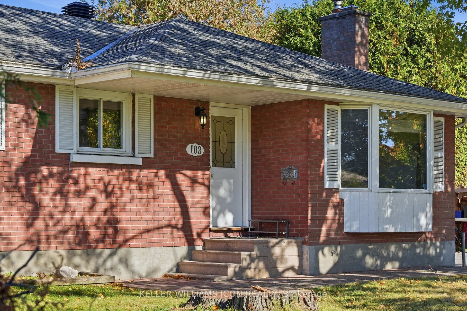 Photo 3 of 103 Harris Place, Ottawa, Meadowlands/St. Claire Gardens — HOMEH