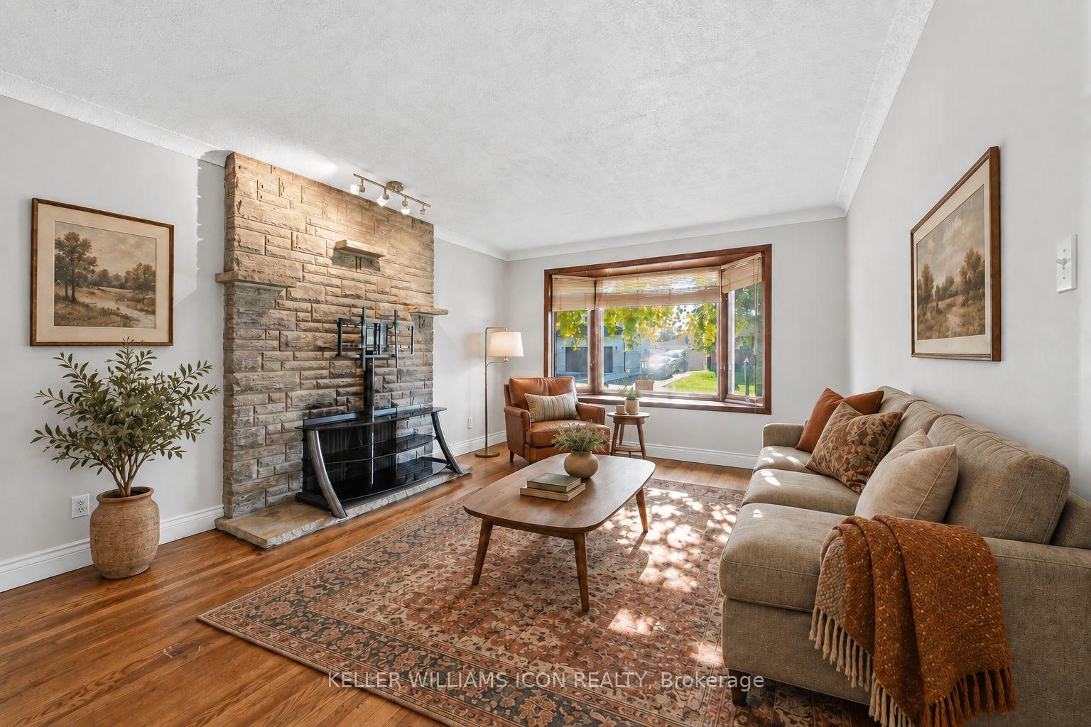 Photo 5 of 103 Harris Place, Ottawa, Meadowlands/St. Claire Gardens — HOMEH