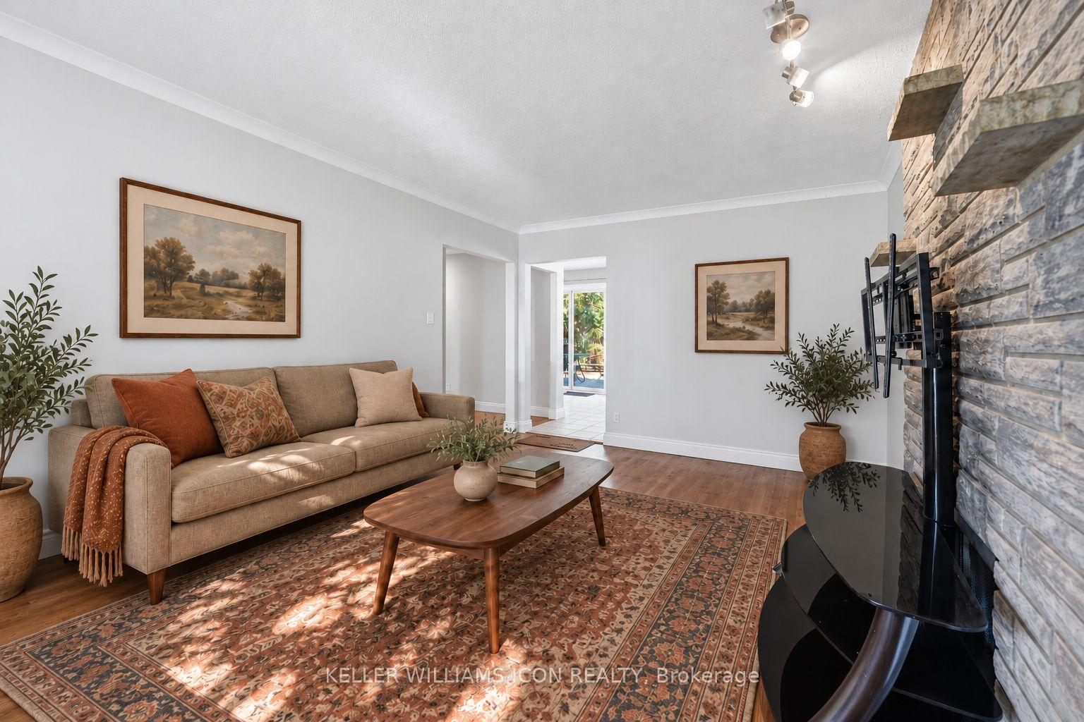 Photo 6 of 103 Harris Place, Ottawa, Meadowlands/St. Claire Gardens — HOMEH
