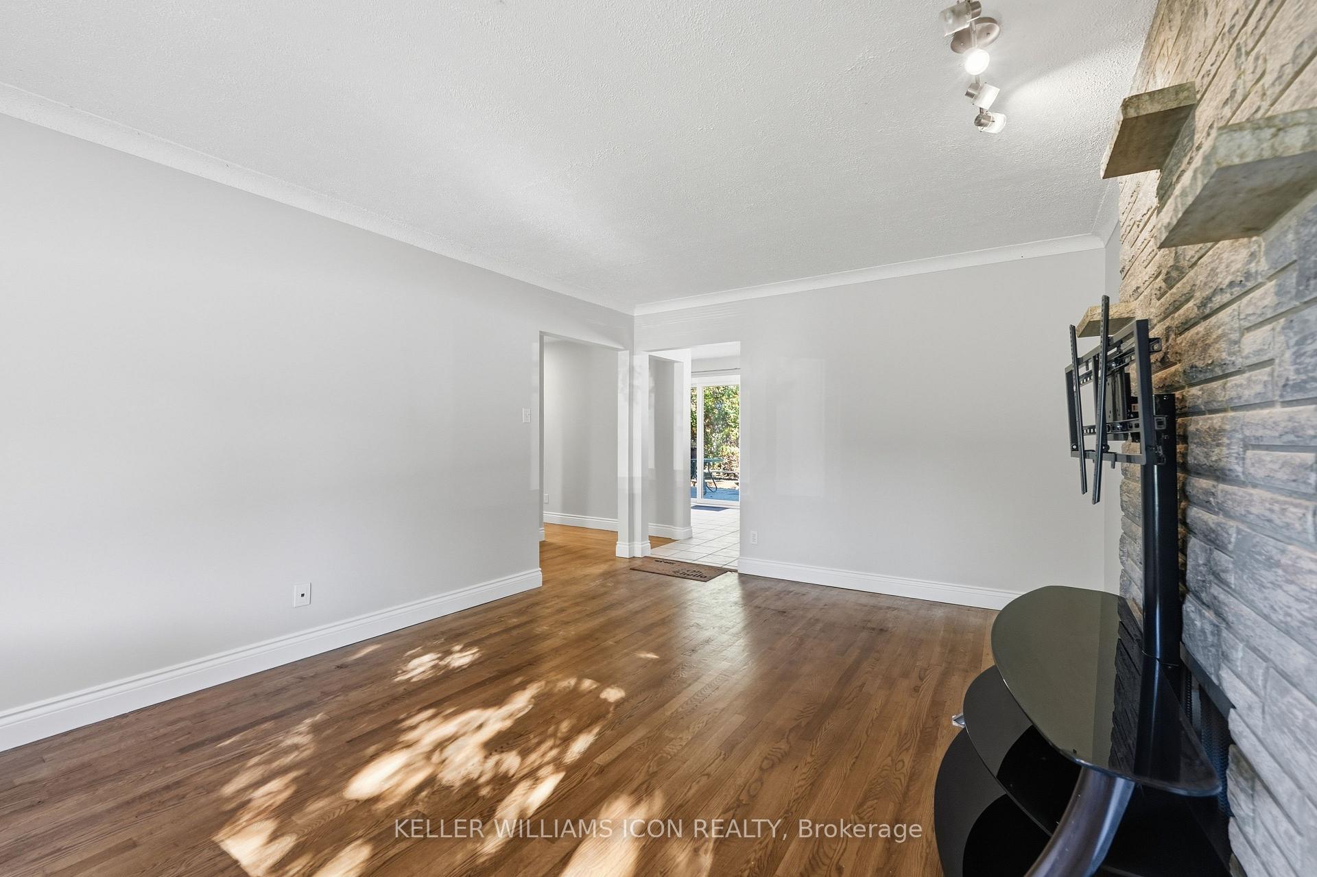 Photo 8 of 103 Harris Place, Ottawa, Meadowlands/St. Claire Gardens — HOMEH