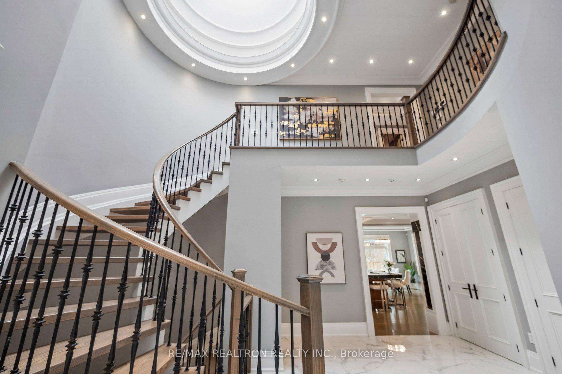 Photo 7 of 12 Miner Circle, Markham, Unionville — HOMEH