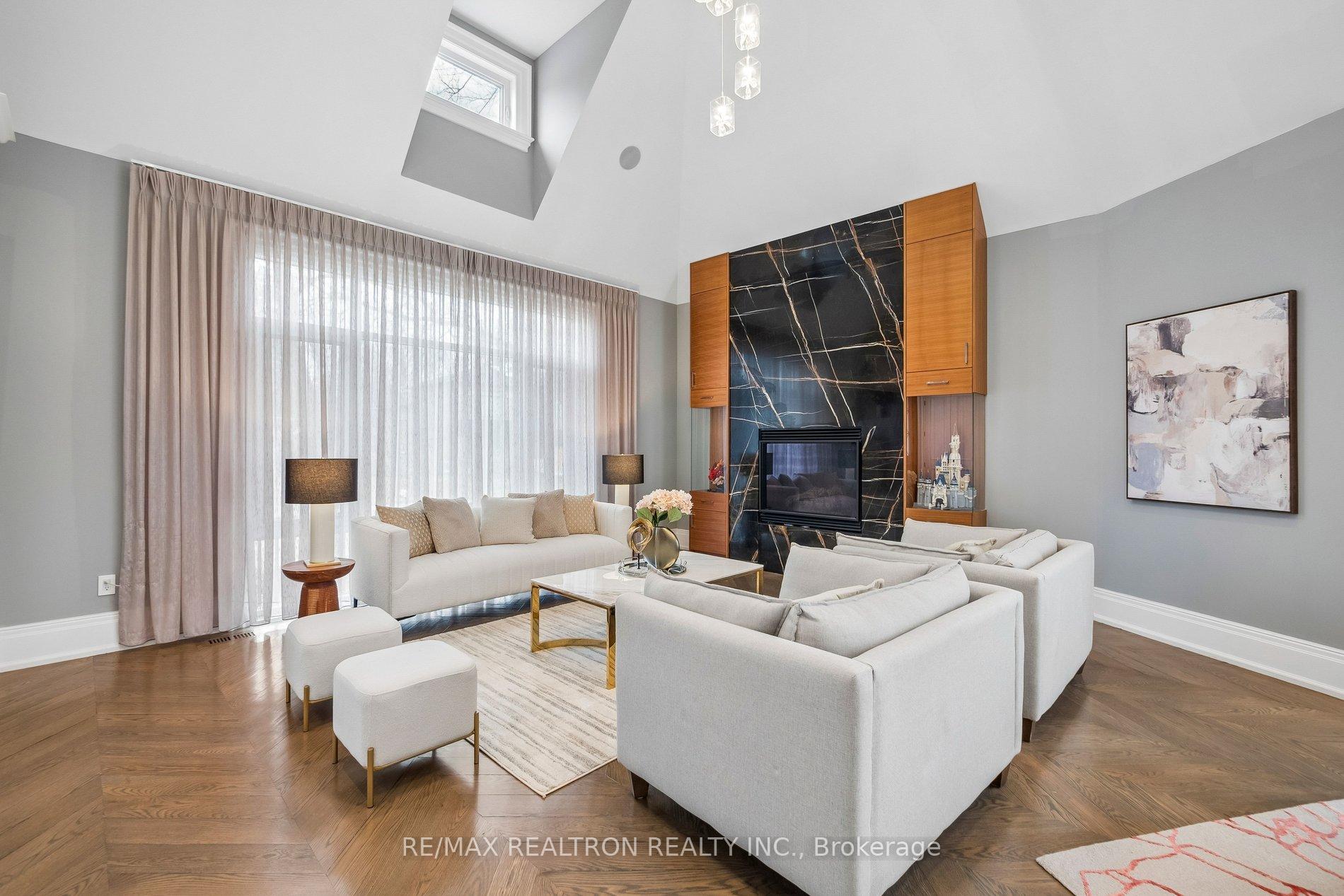 Photo 10 of 12 Miner Circle, Markham, Unionville — HOMEH