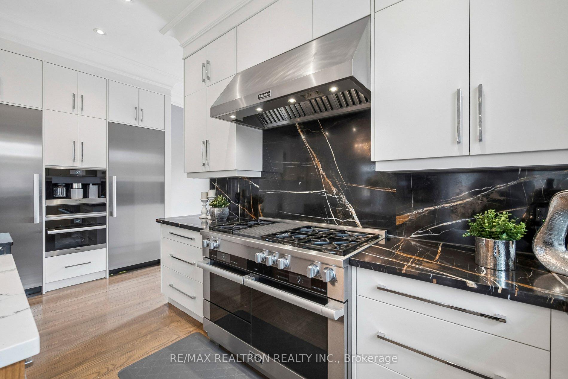 Photo 24 of 12 Miner Circle, Markham, Unionville — HOMEH