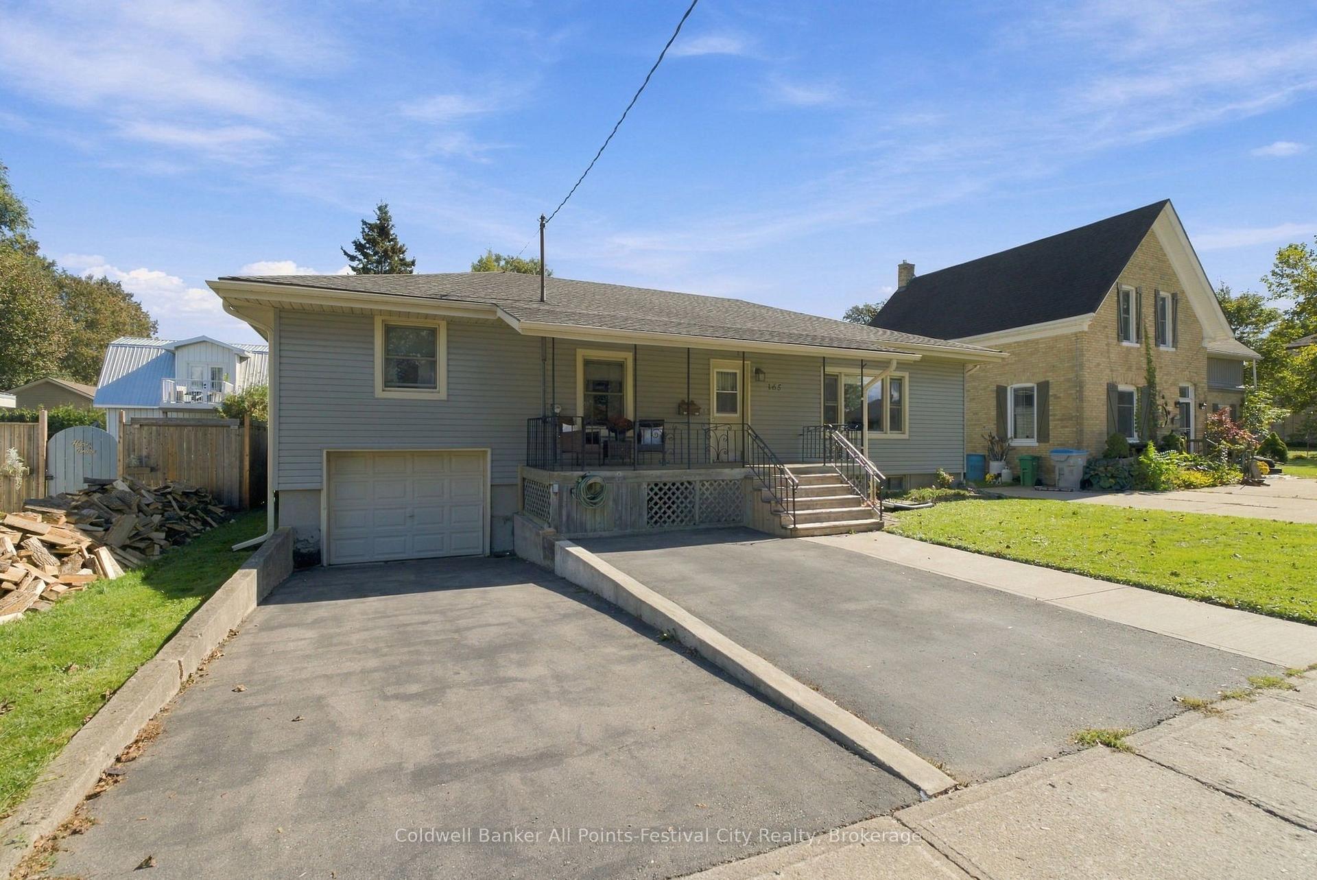 Photo 2 of 165 Cameron Street, Goderich, Goderich (Town) — HOMEH