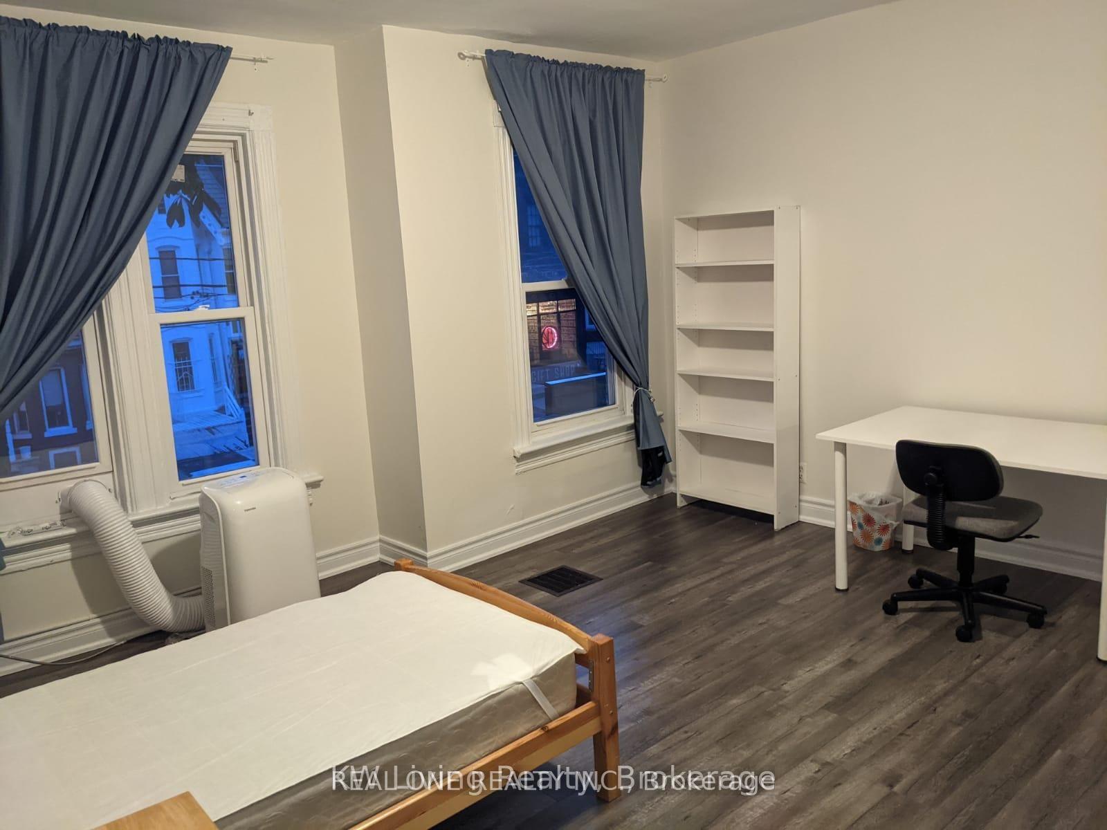 Photo 3 of 27 Kensington Avenue, Toronto, Kensington-Chinatown — HOMEH