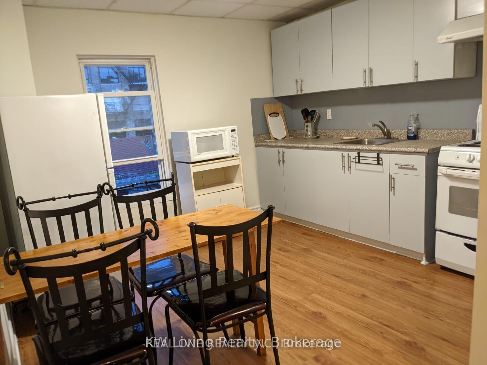 Photo 10 of 27 Kensington Avenue, Toronto, Kensington-Chinatown — HOMEH