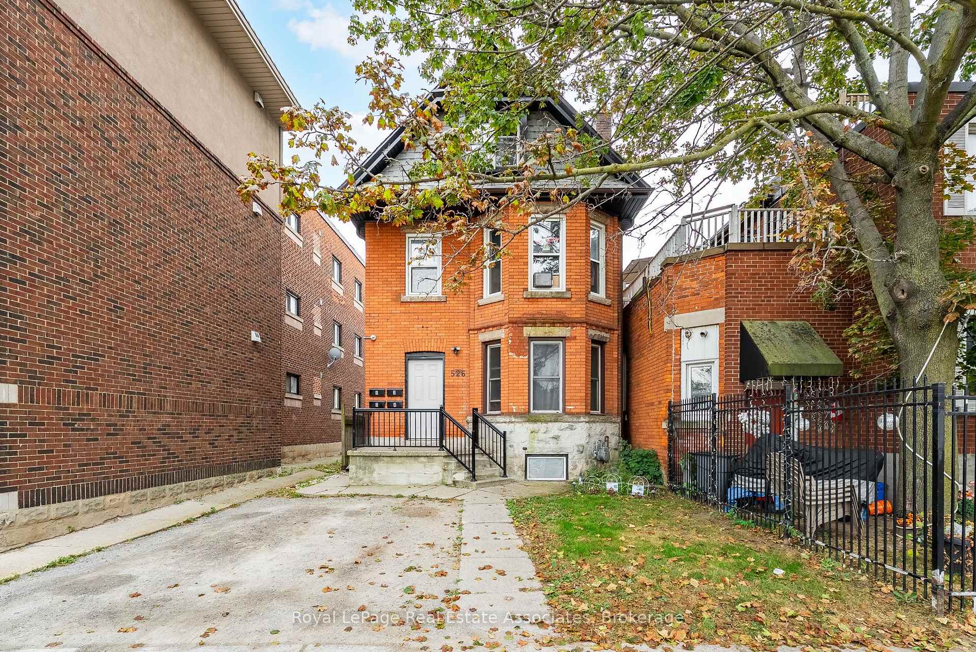 Photo 2 of 526 King Street E, Hamilton, Landsdale — HOMEH