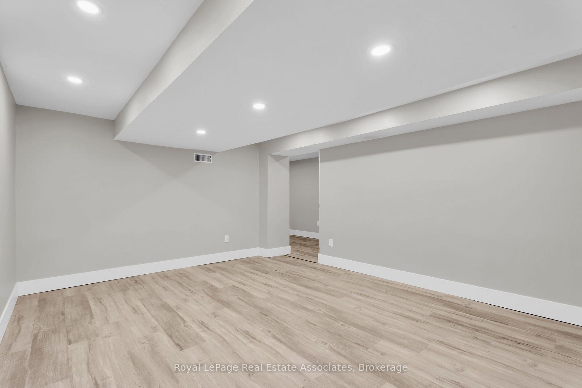 Photo 8 of 526 King Street E, Hamilton, Landsdale — HOMEH