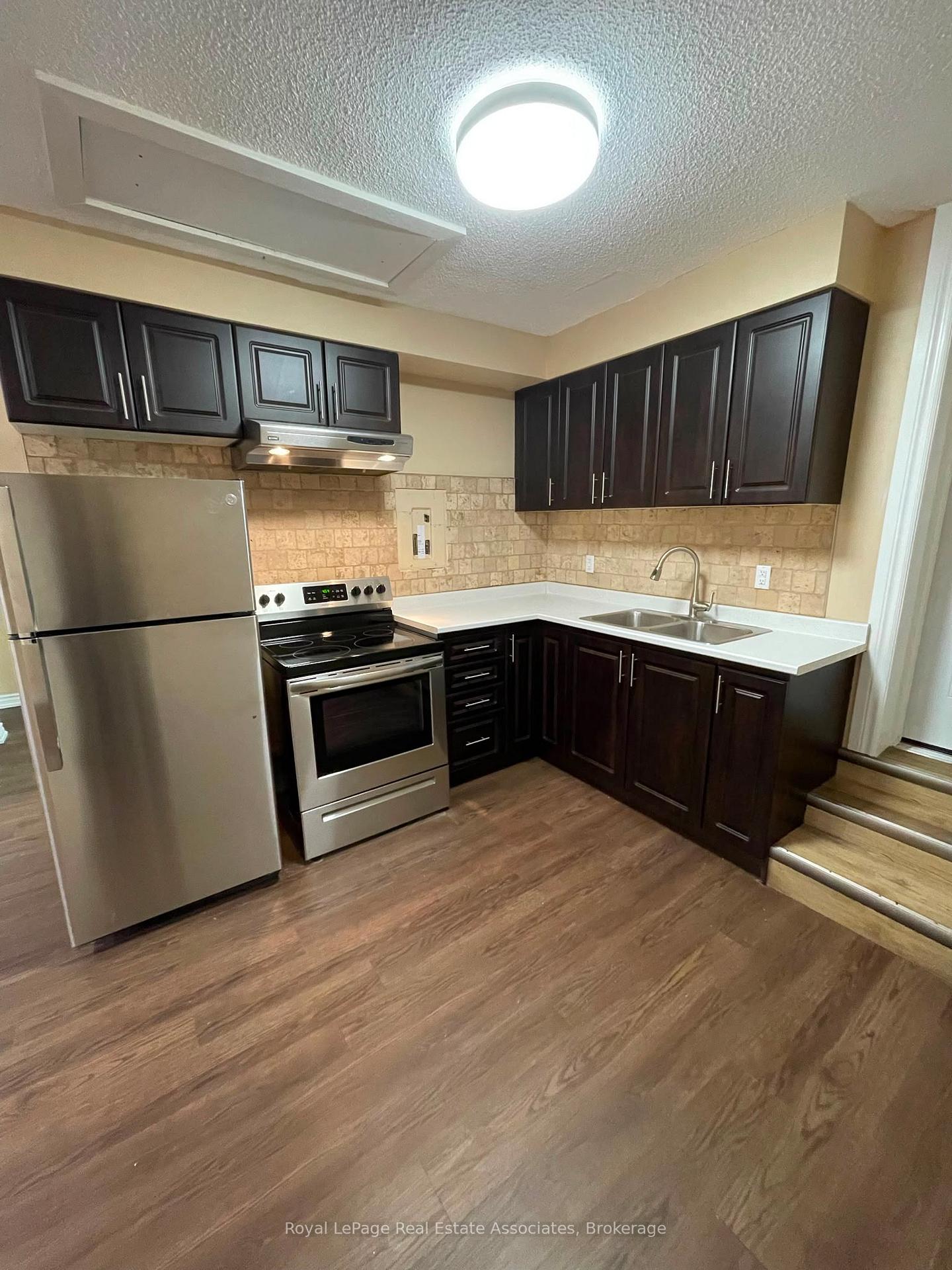Photo 15 of 526 King Street E, Hamilton, Landsdale — HOMEH