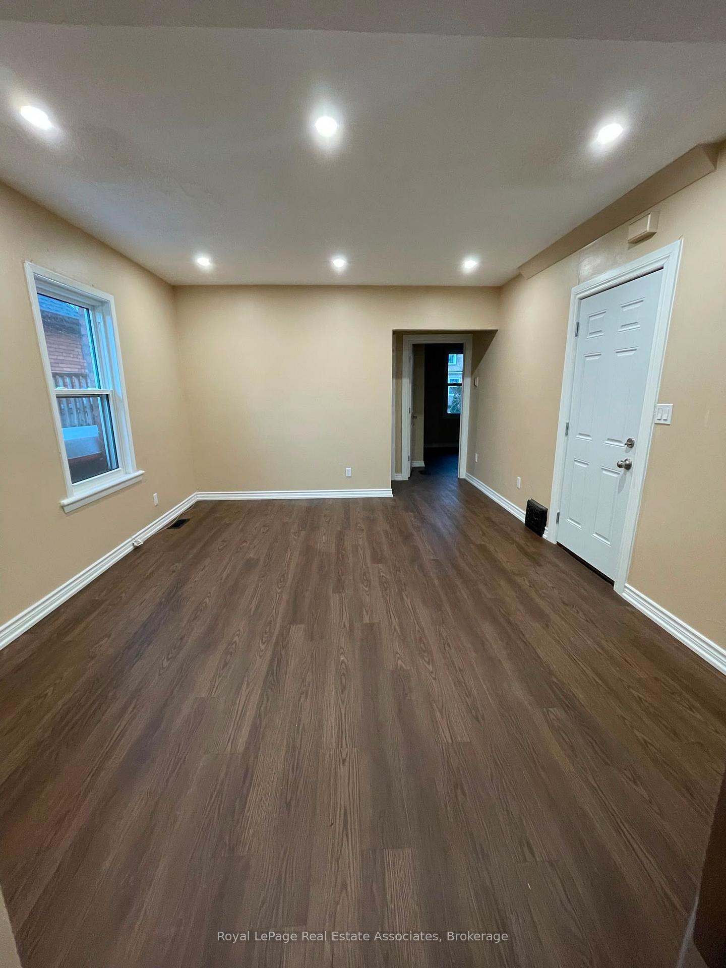 Photo 16 of 526 King Street E, Hamilton, Landsdale — HOMEH