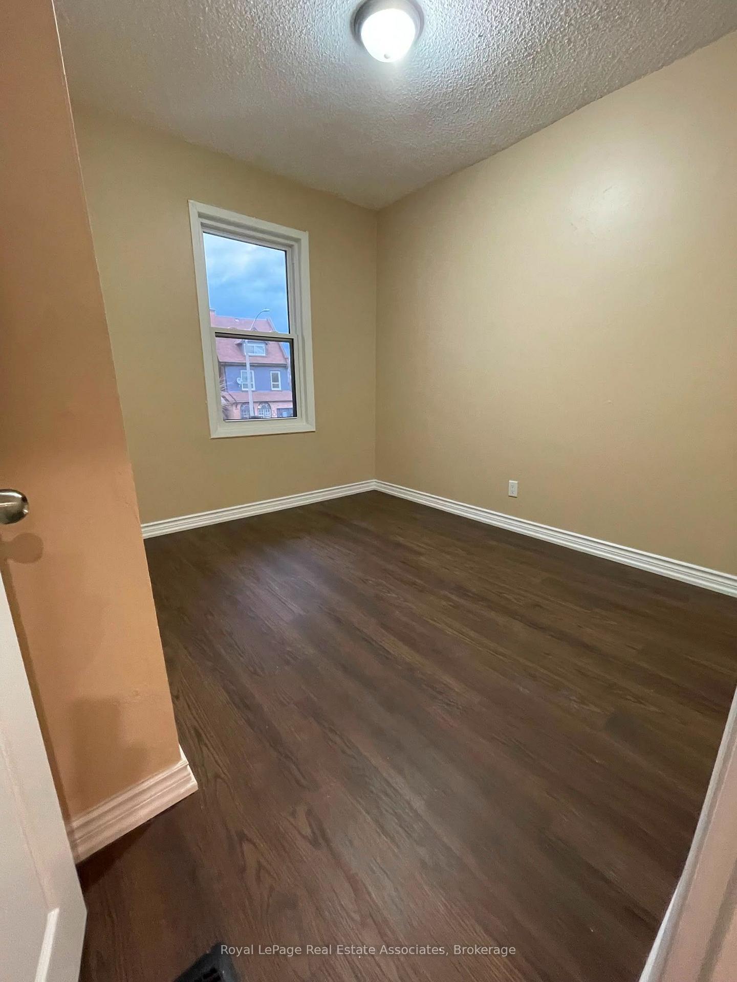 Photo 21 of 526 King Street E, Hamilton, Landsdale — HOMEH
