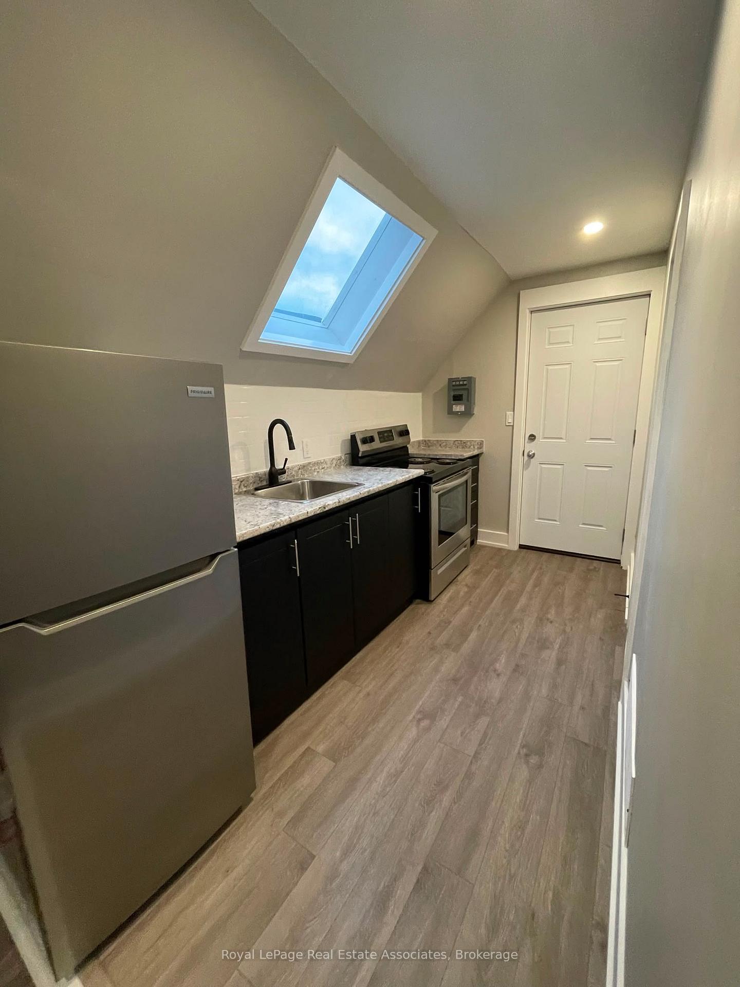 Photo 23 of 526 King Street E, Hamilton, Landsdale — HOMEH