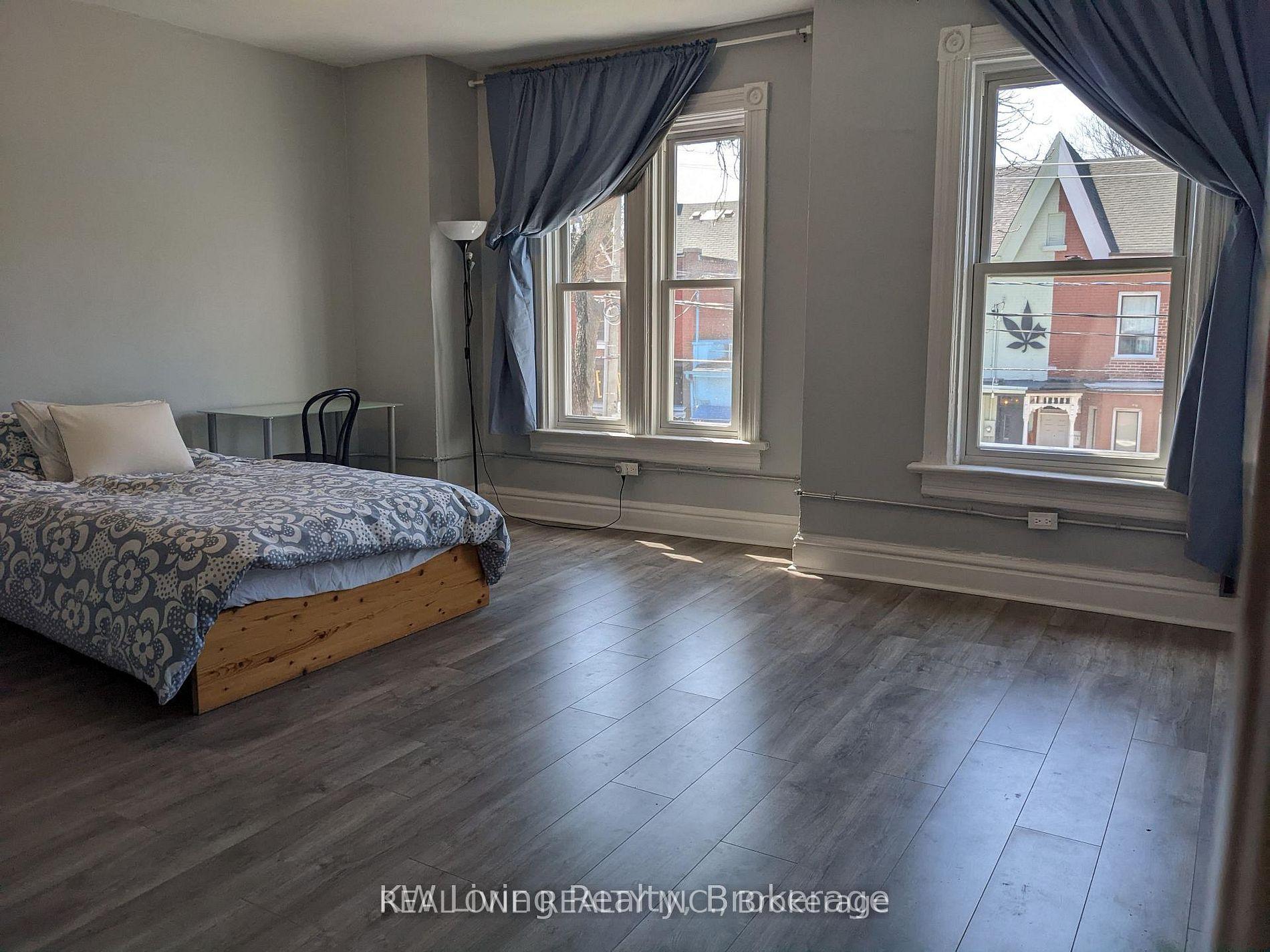 Photo 4 of 29 Kensington Avenue, Toronto, Kensington-Chinatown — HOMEH